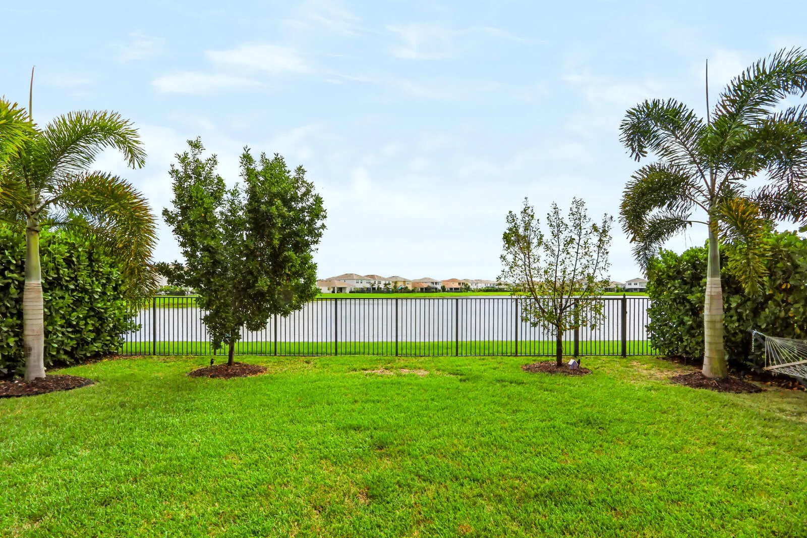 5541 MACOON Way