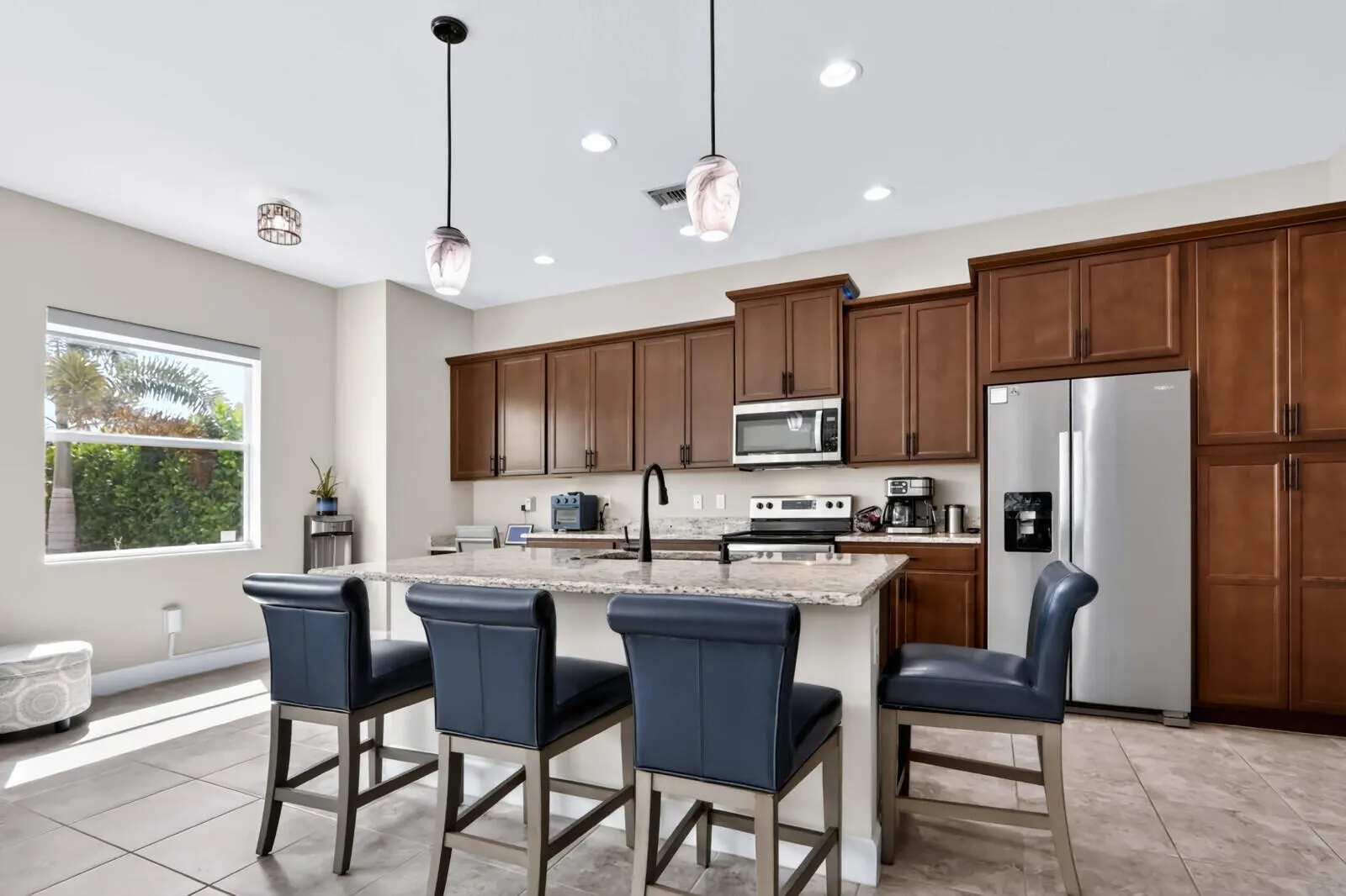 5541 MACOON Way
