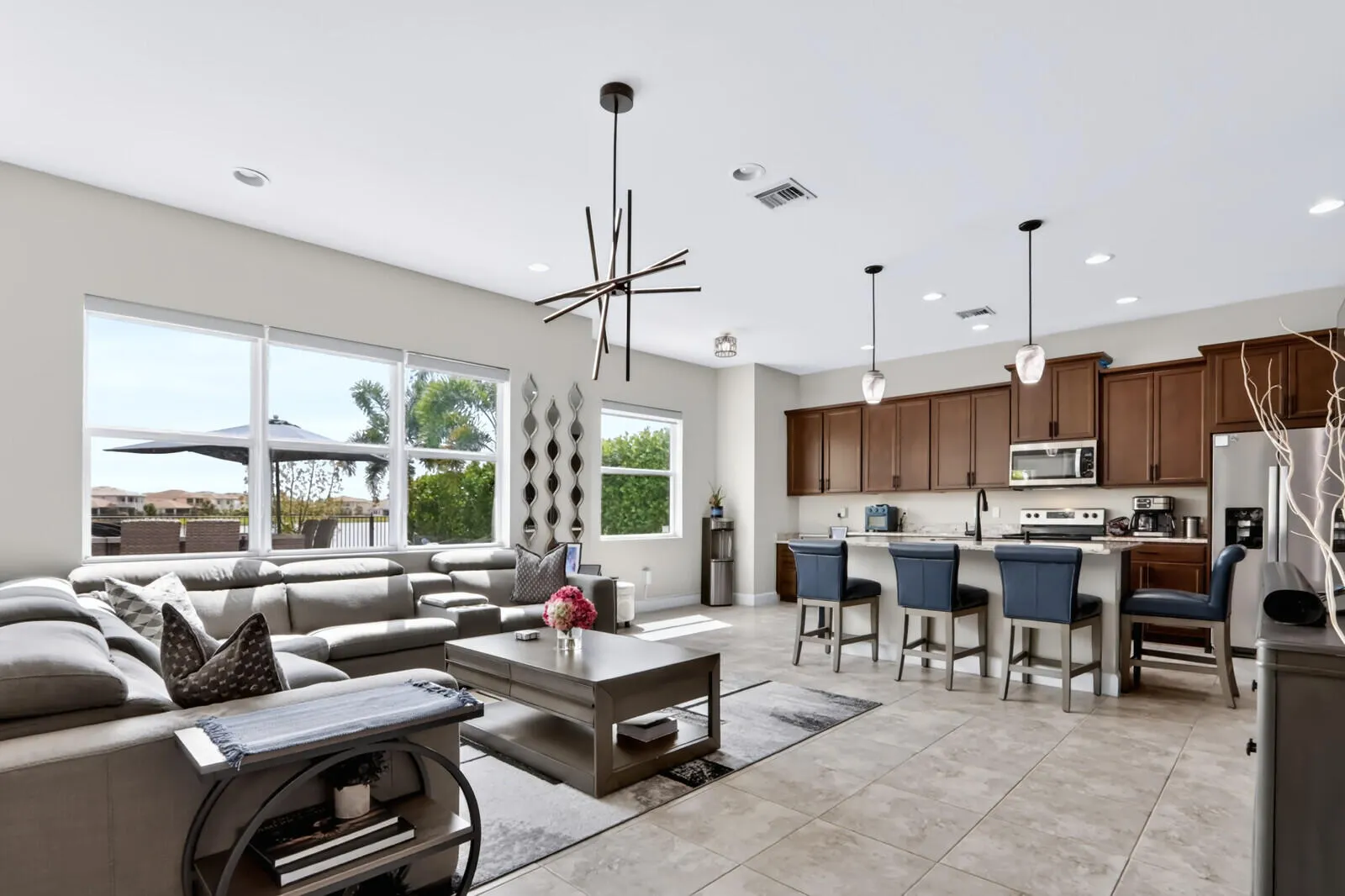 5541 MACOON Way