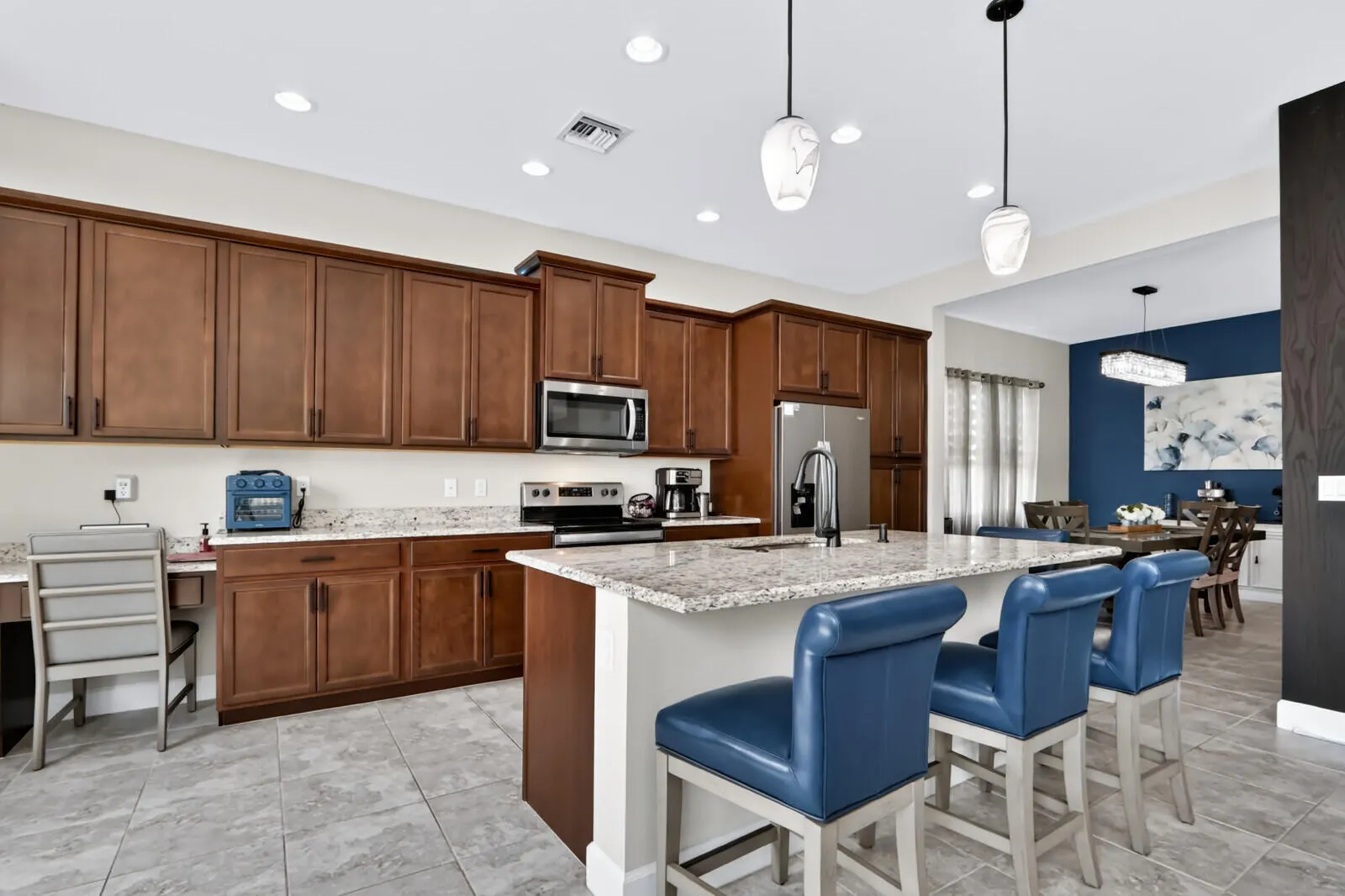 5541 MACOON Way