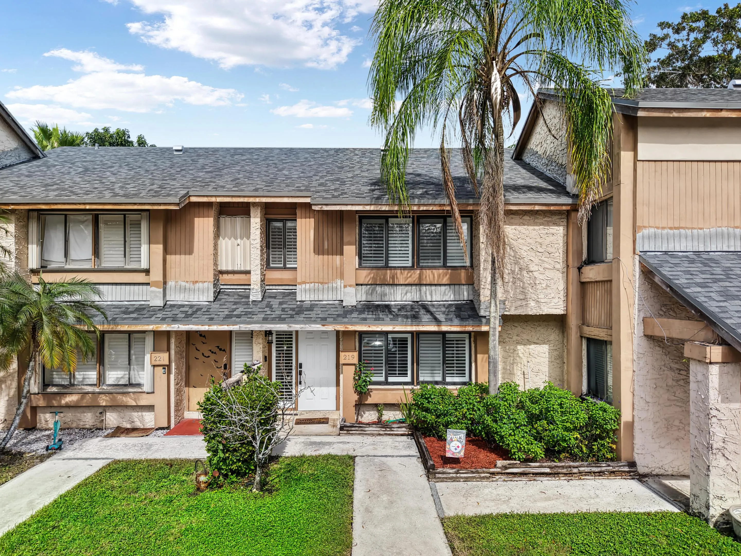 219 Wimbledon Lakes Drive