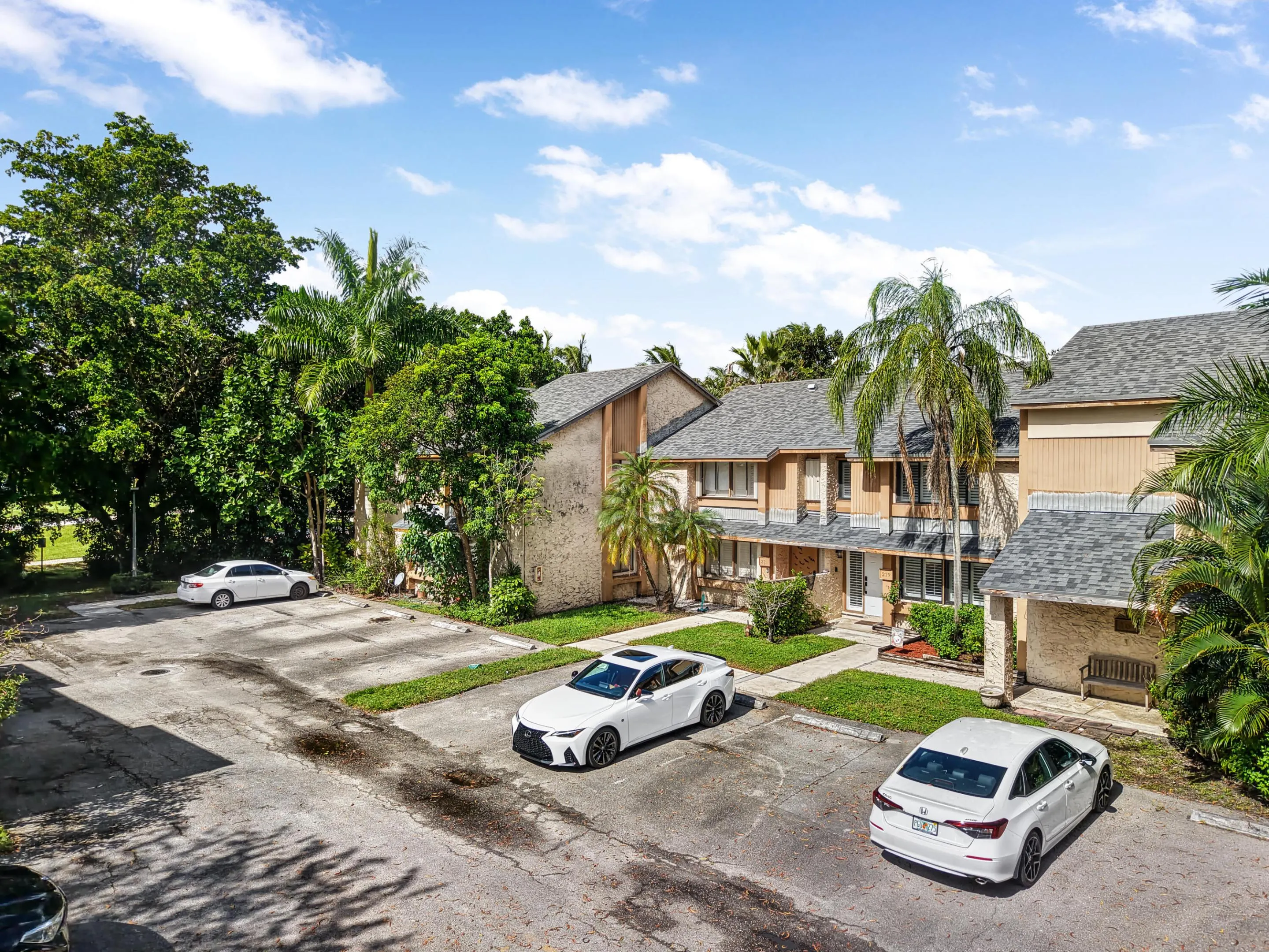 219 Wimbledon Lakes Drive