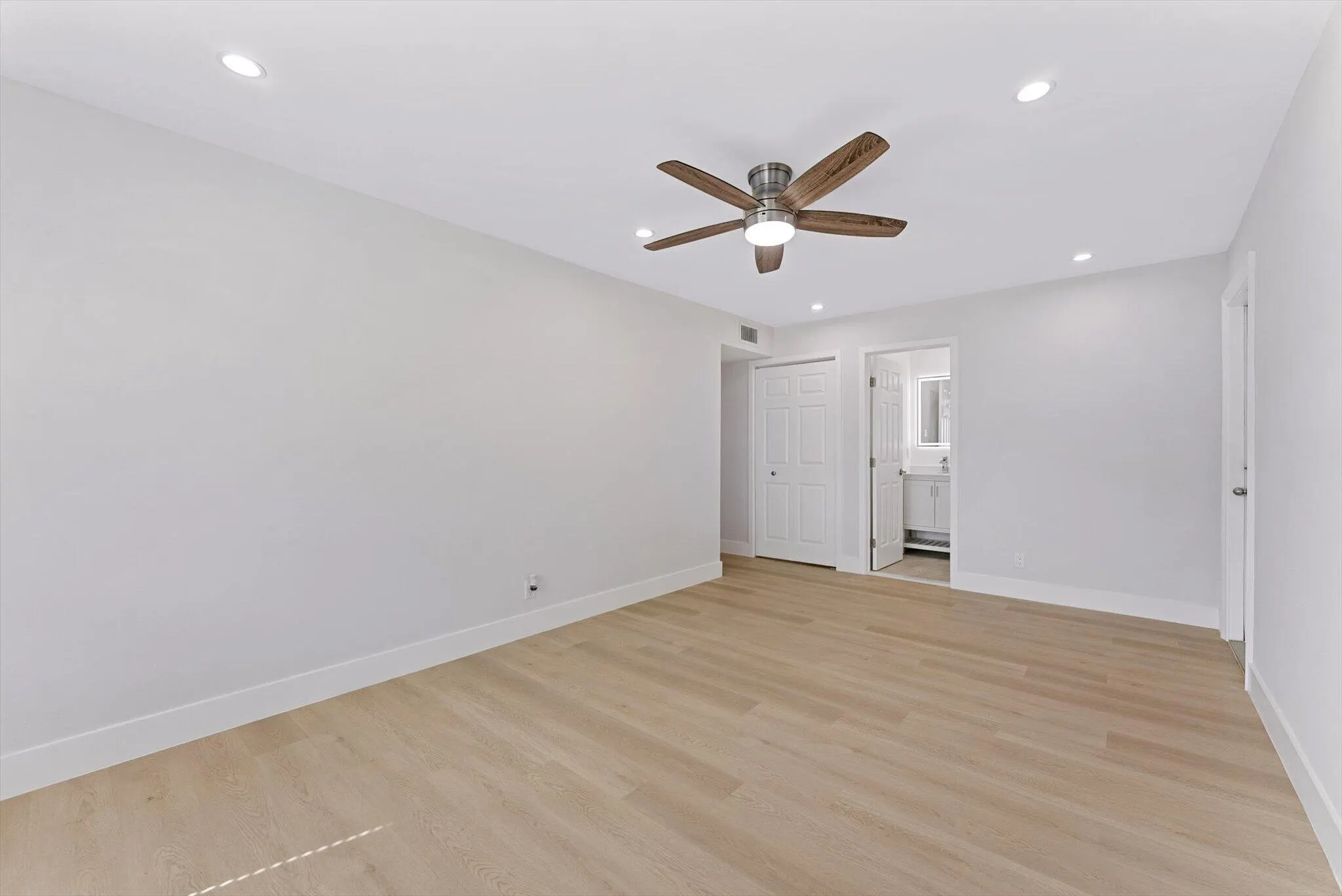 875 North Drive #D