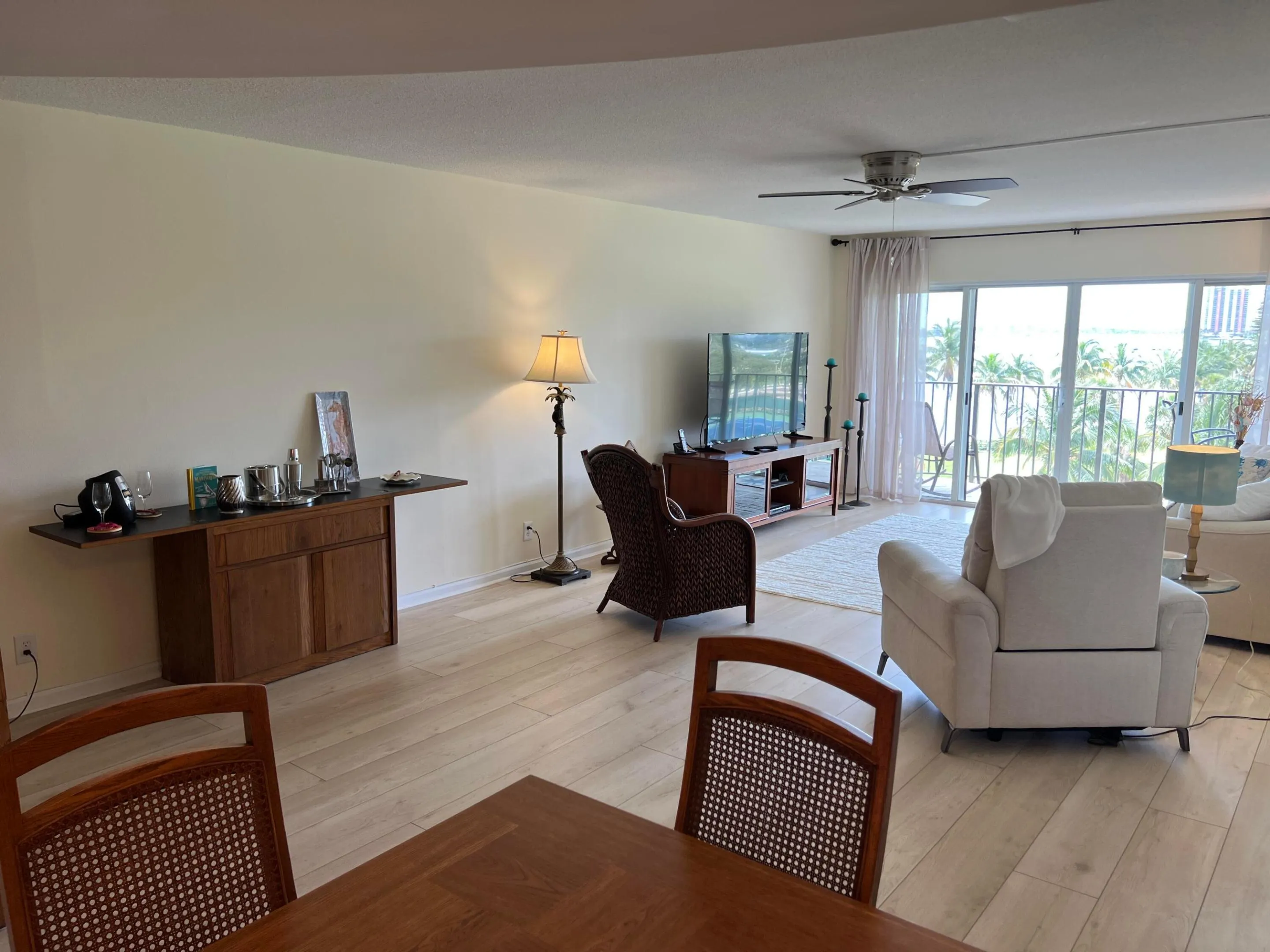801 LAKE SHORE Drive #515