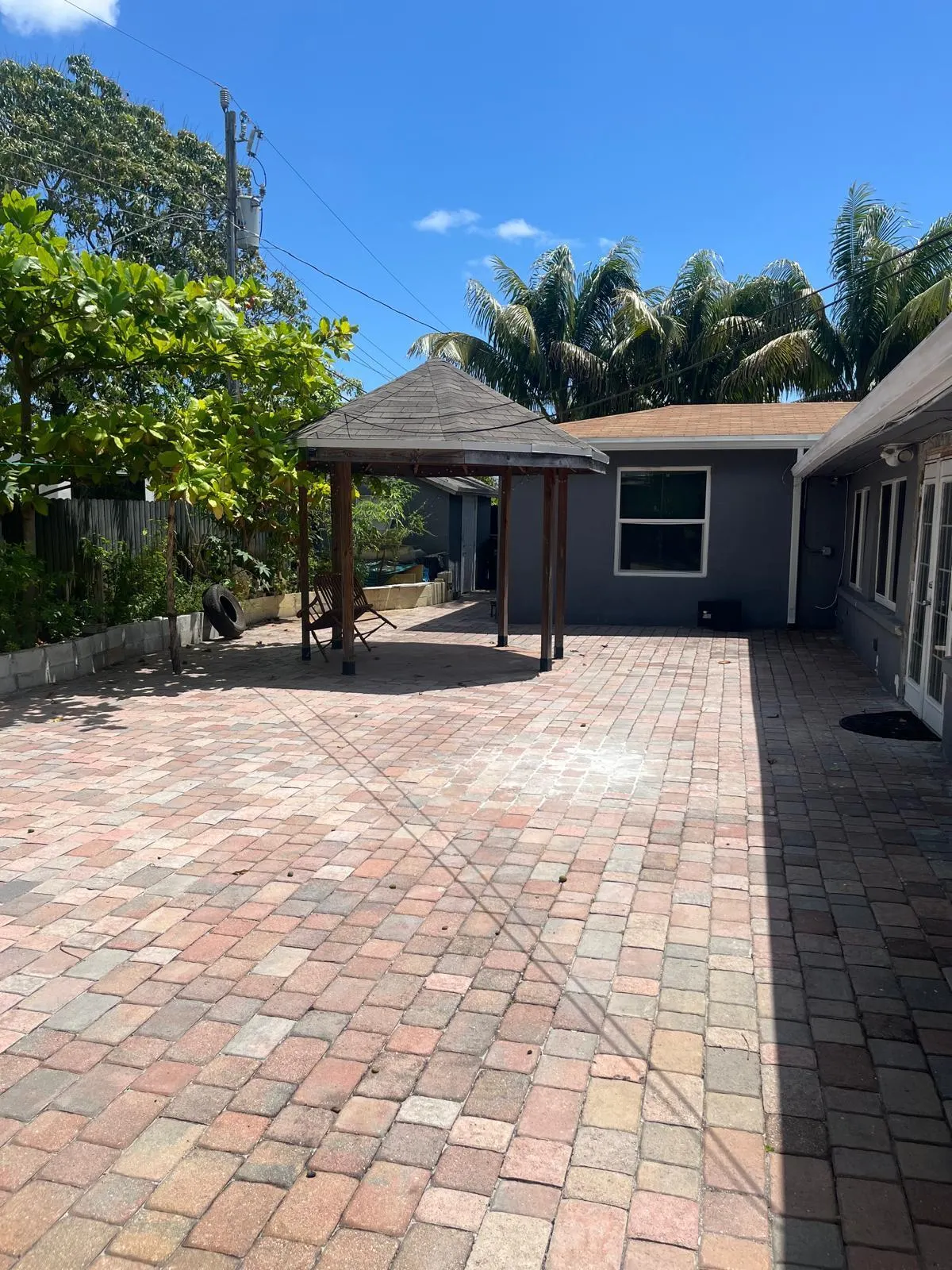 221 NW 40TH Street