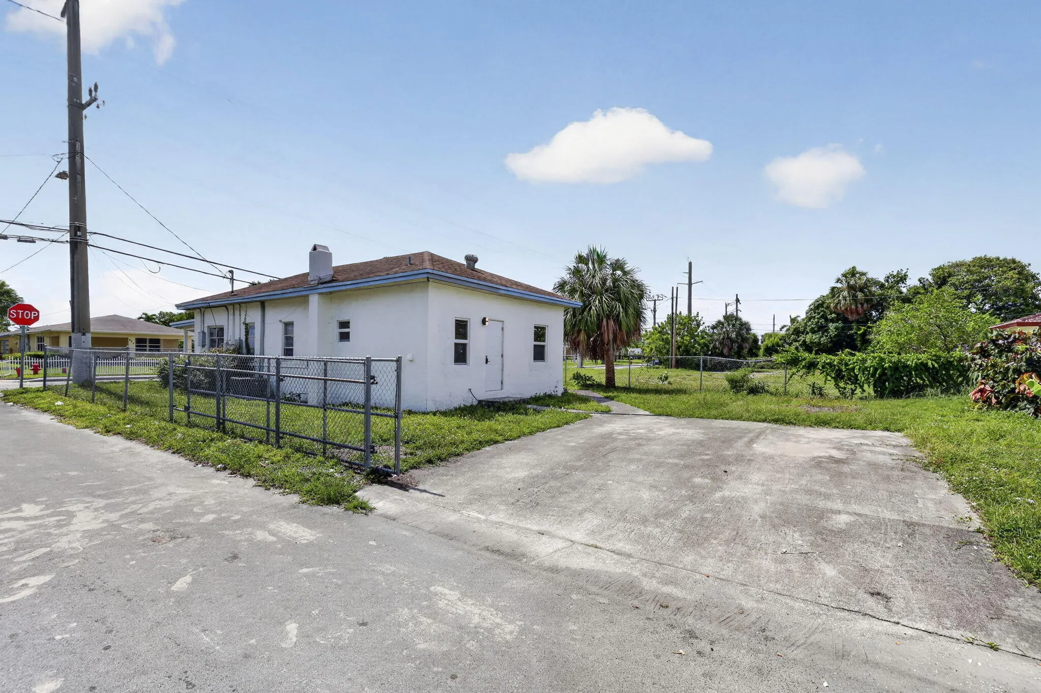 621 NW 3rd Avenue