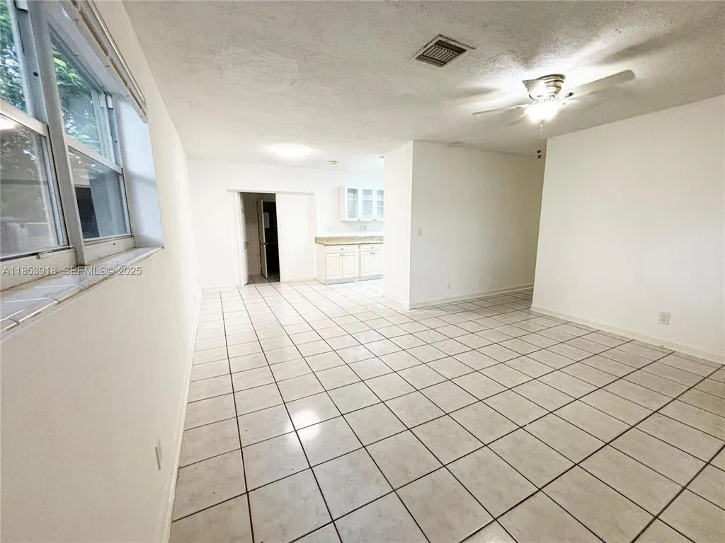 560 SW 50TH Terrace
