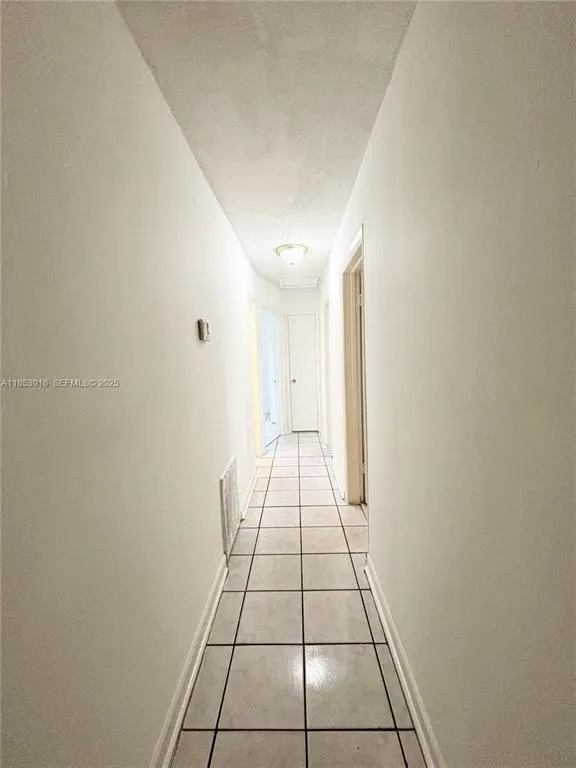 560 SW 50TH Terrace