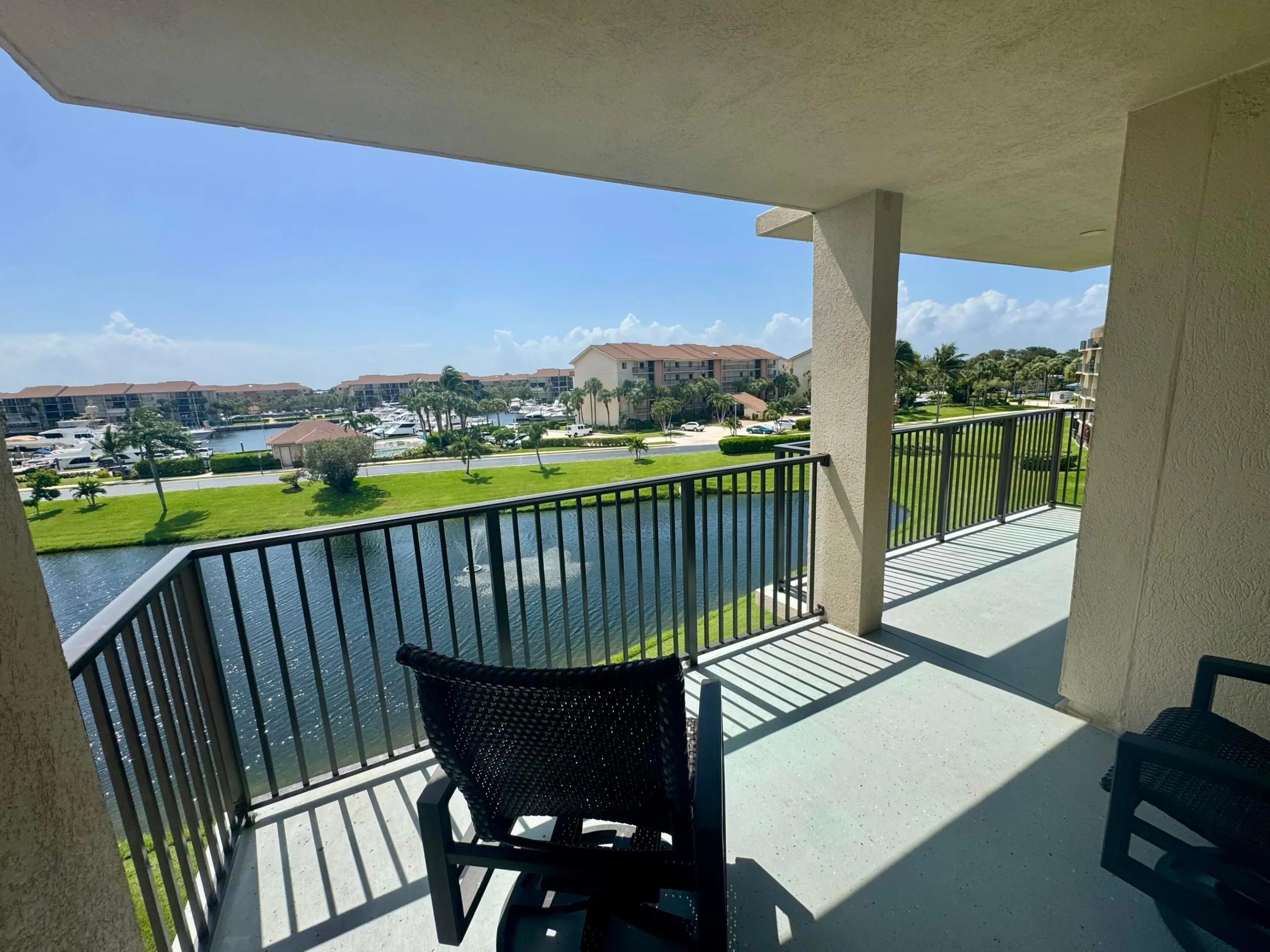 601 SEAFARER Circle #405