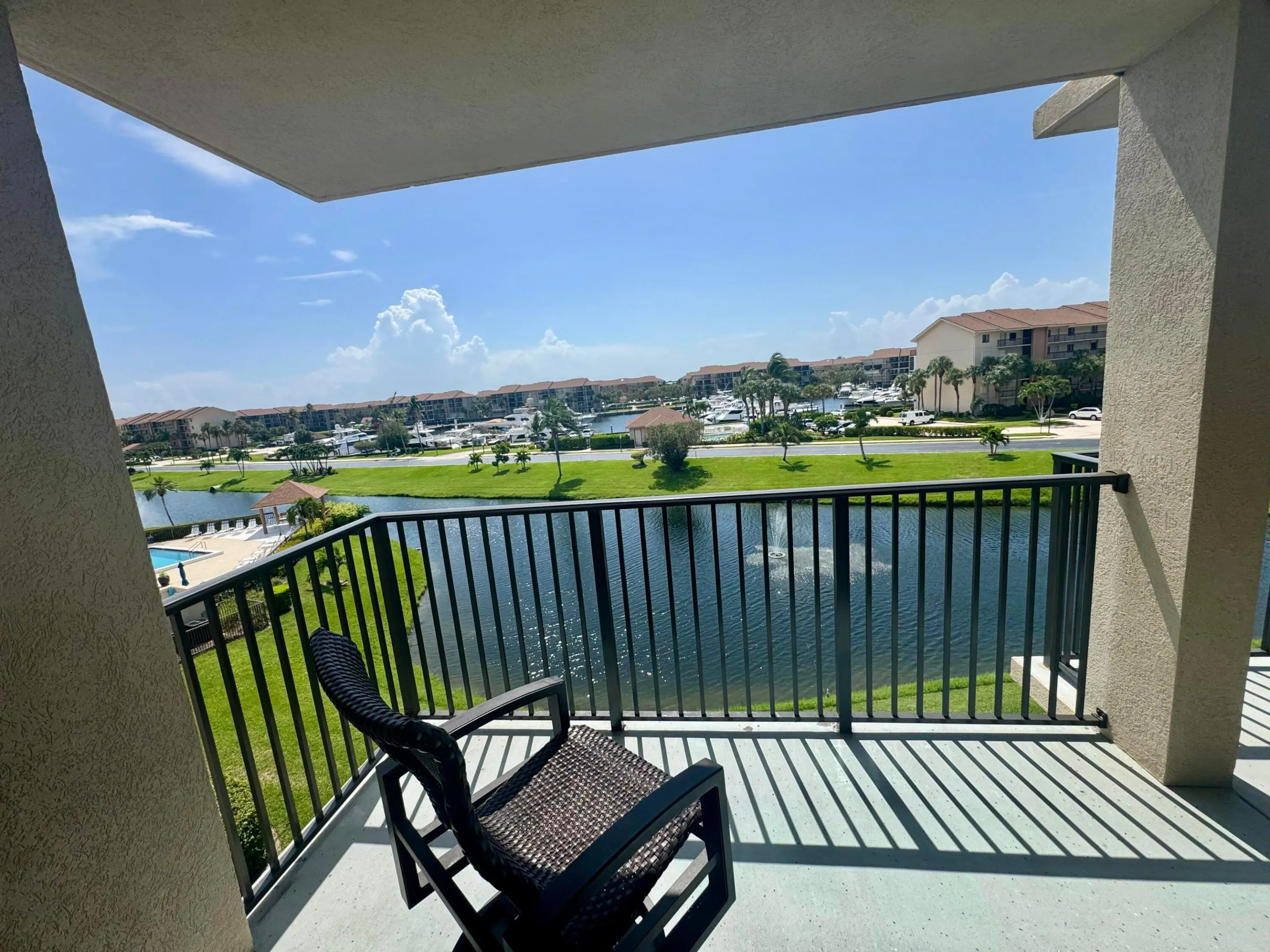 601 SEAFARER Circle #405