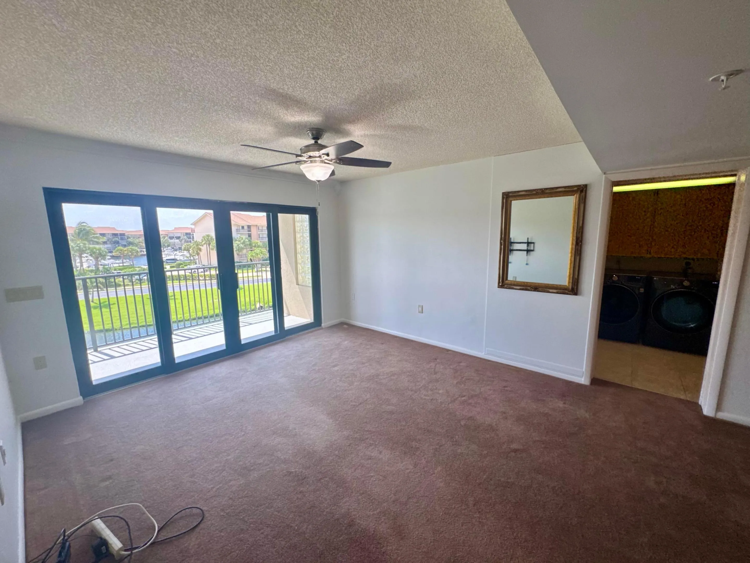 601 SEAFARER Circle #405