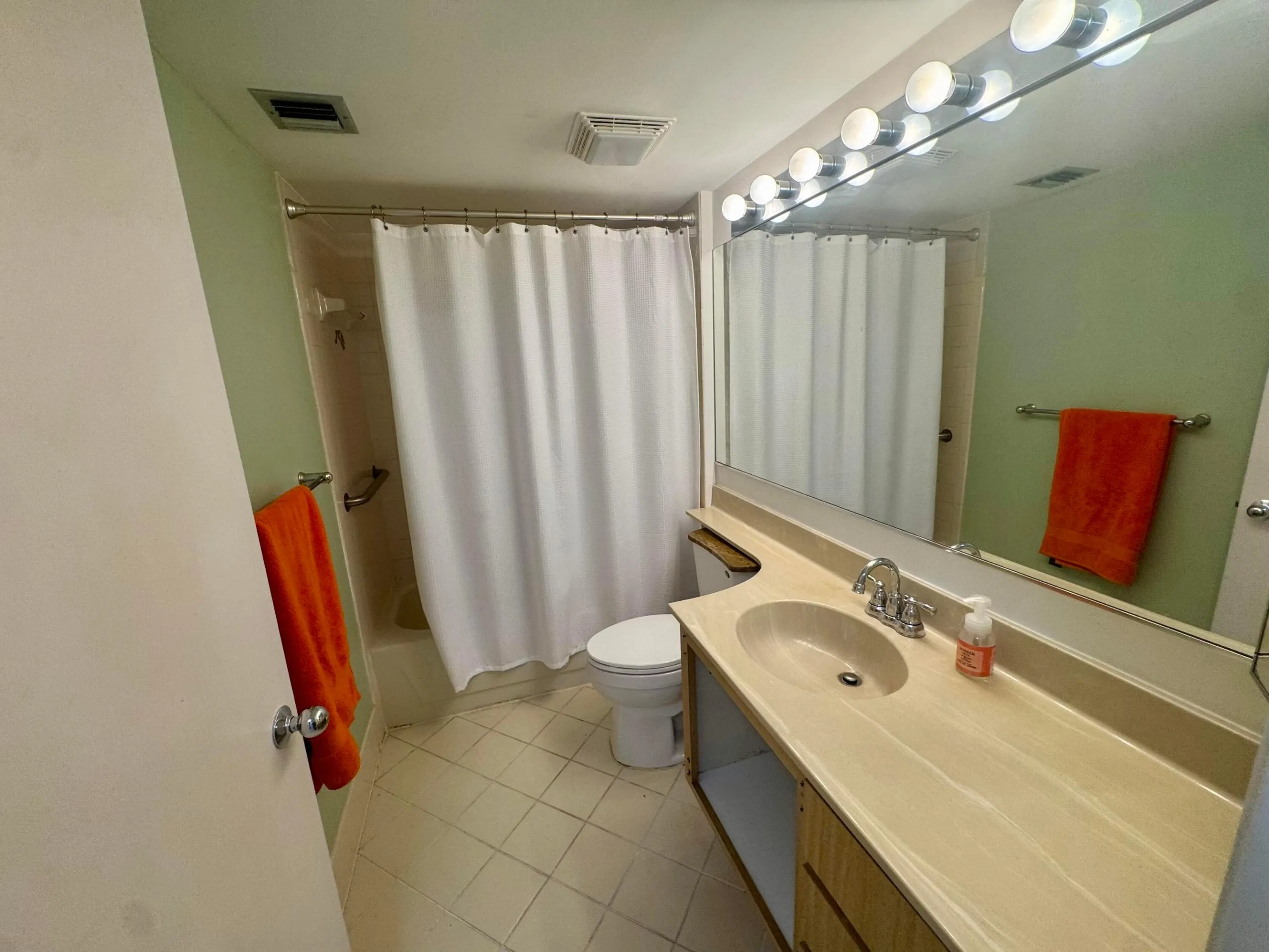 601 SEAFARER Circle #405