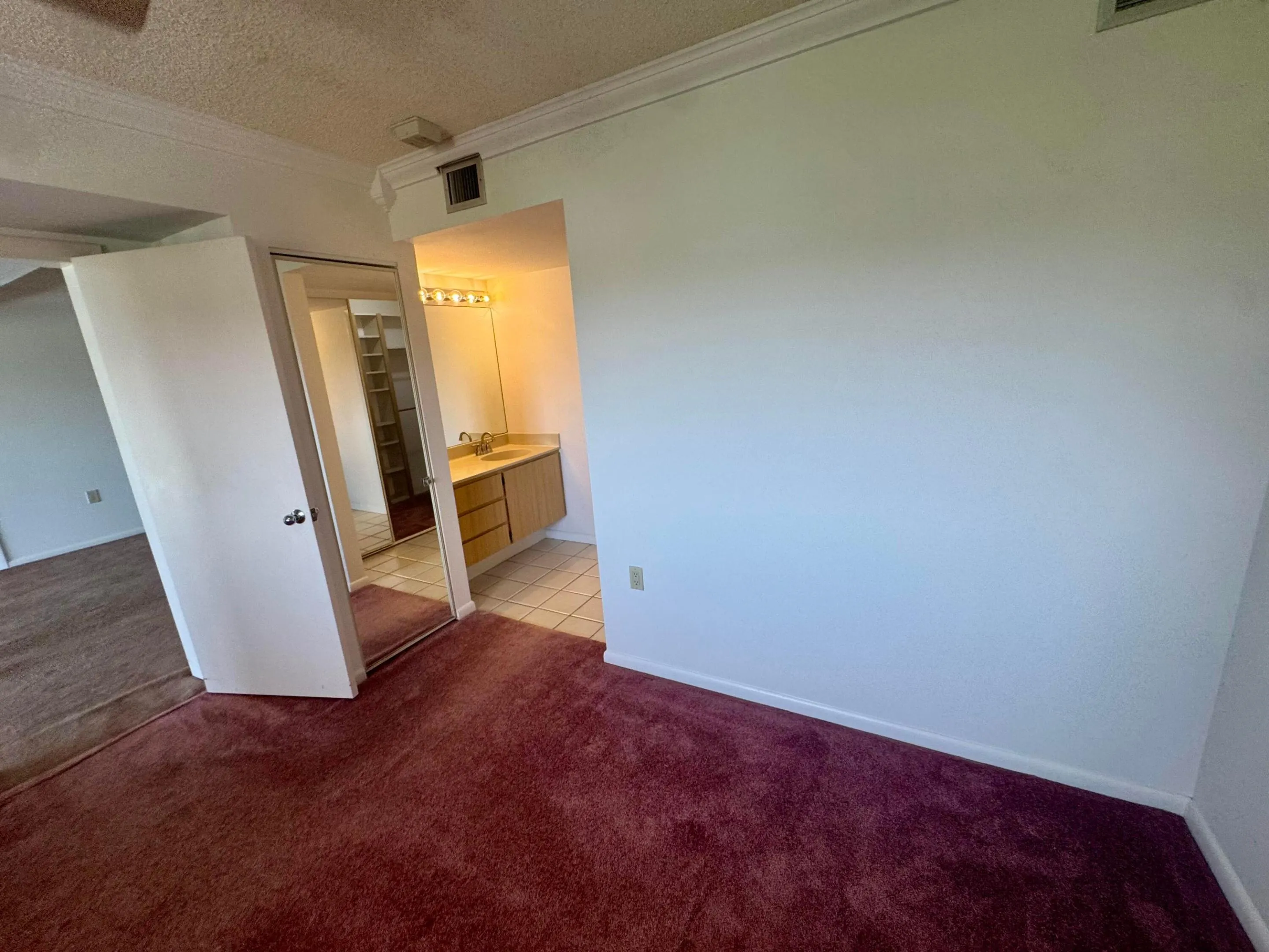 601 SEAFARER Circle #405