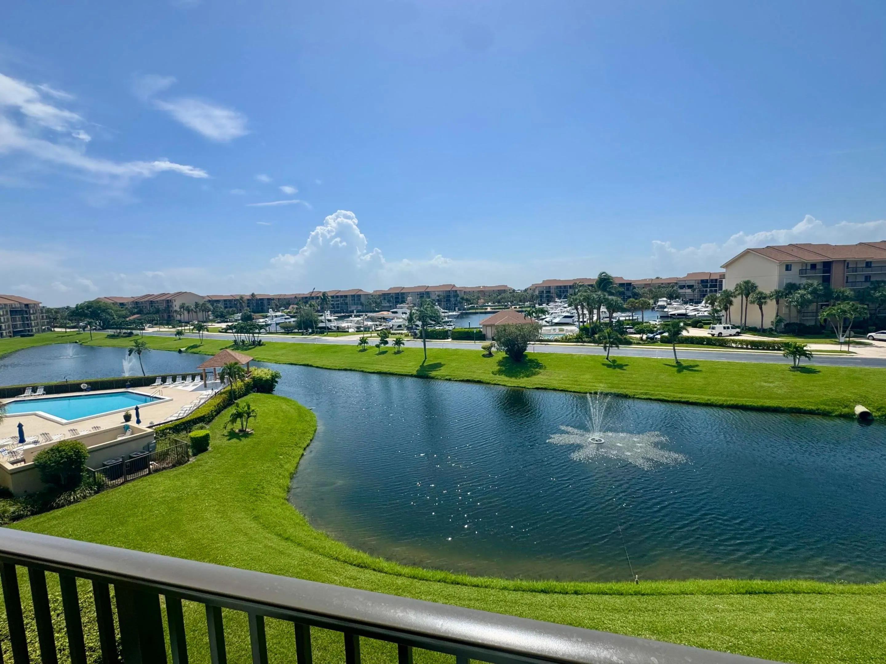 601 SEAFARER Circle #405