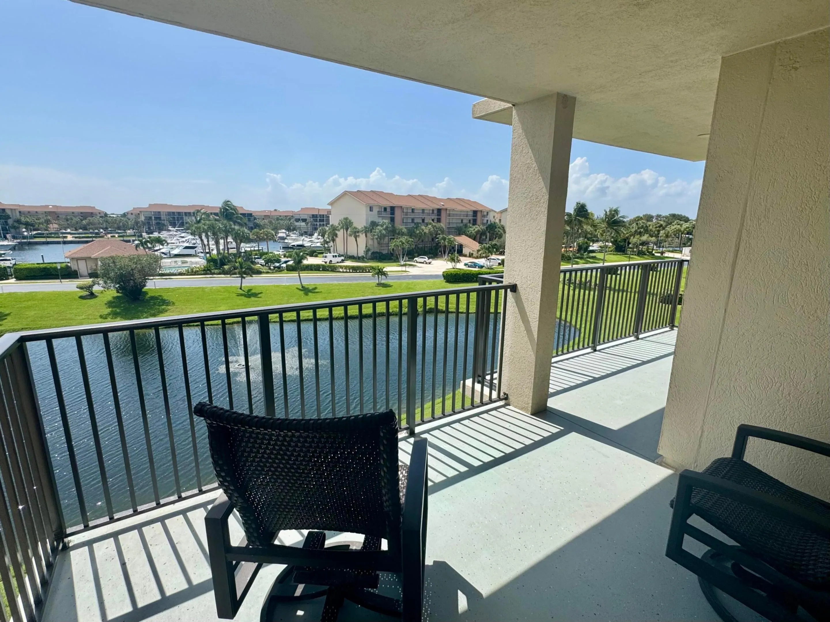 601 SEAFARER Circle #405