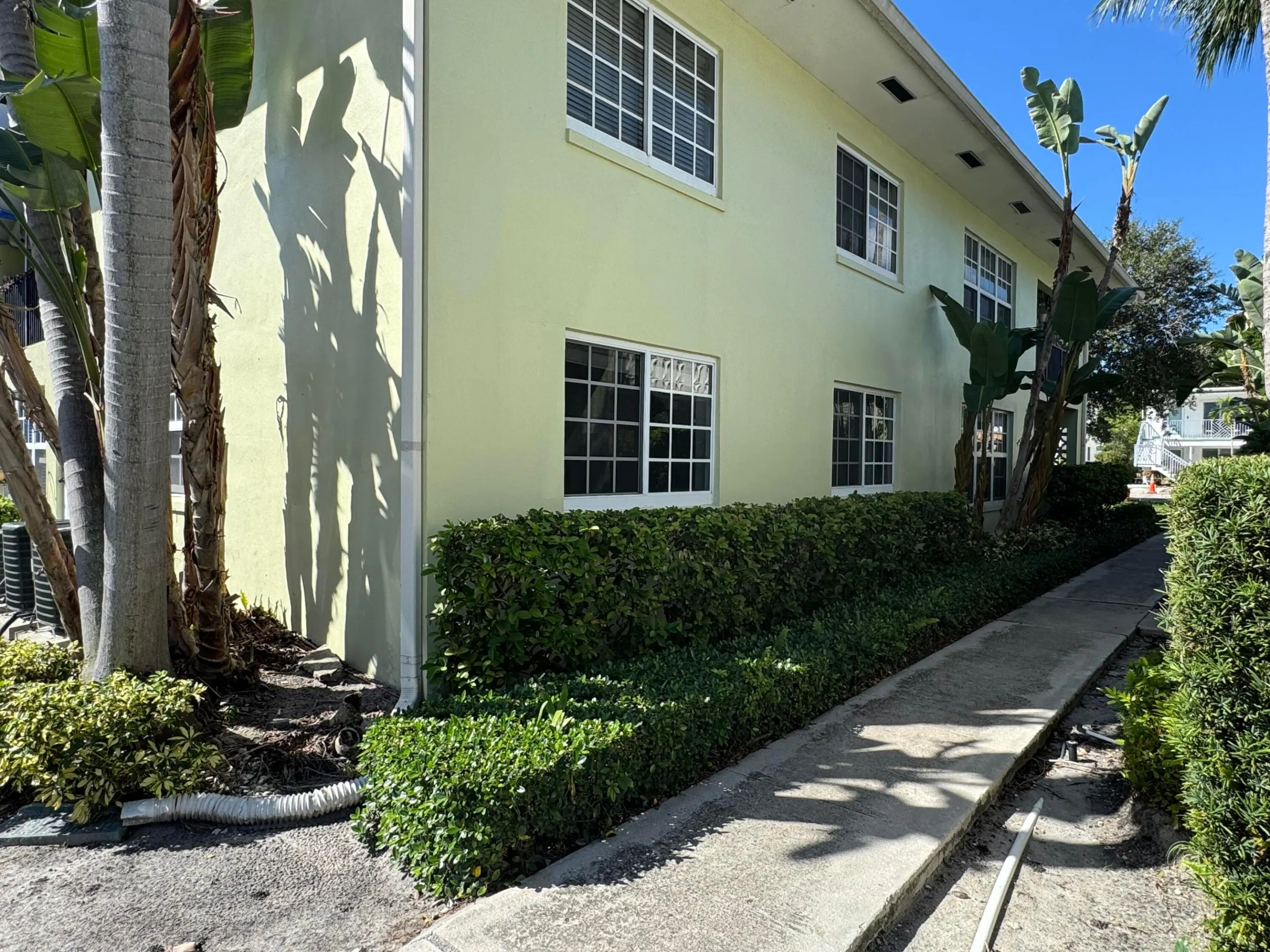 110 N Lakeside Drive #1