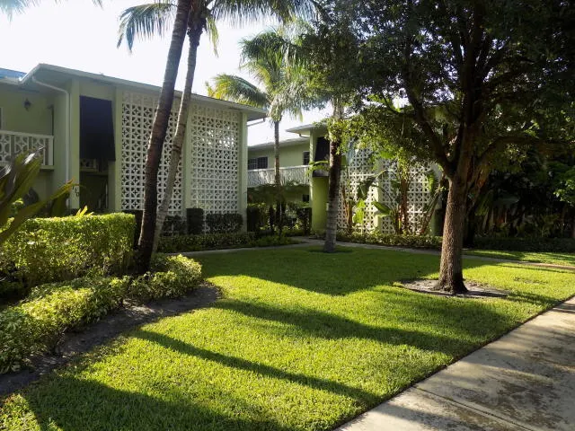 110 N Lakeside Drive #1