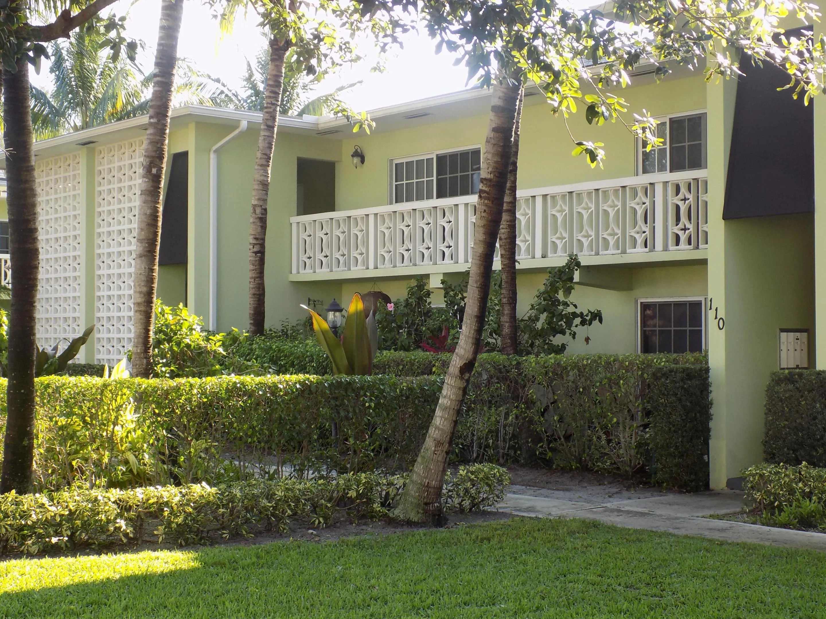 110 N Lakeside Drive #1