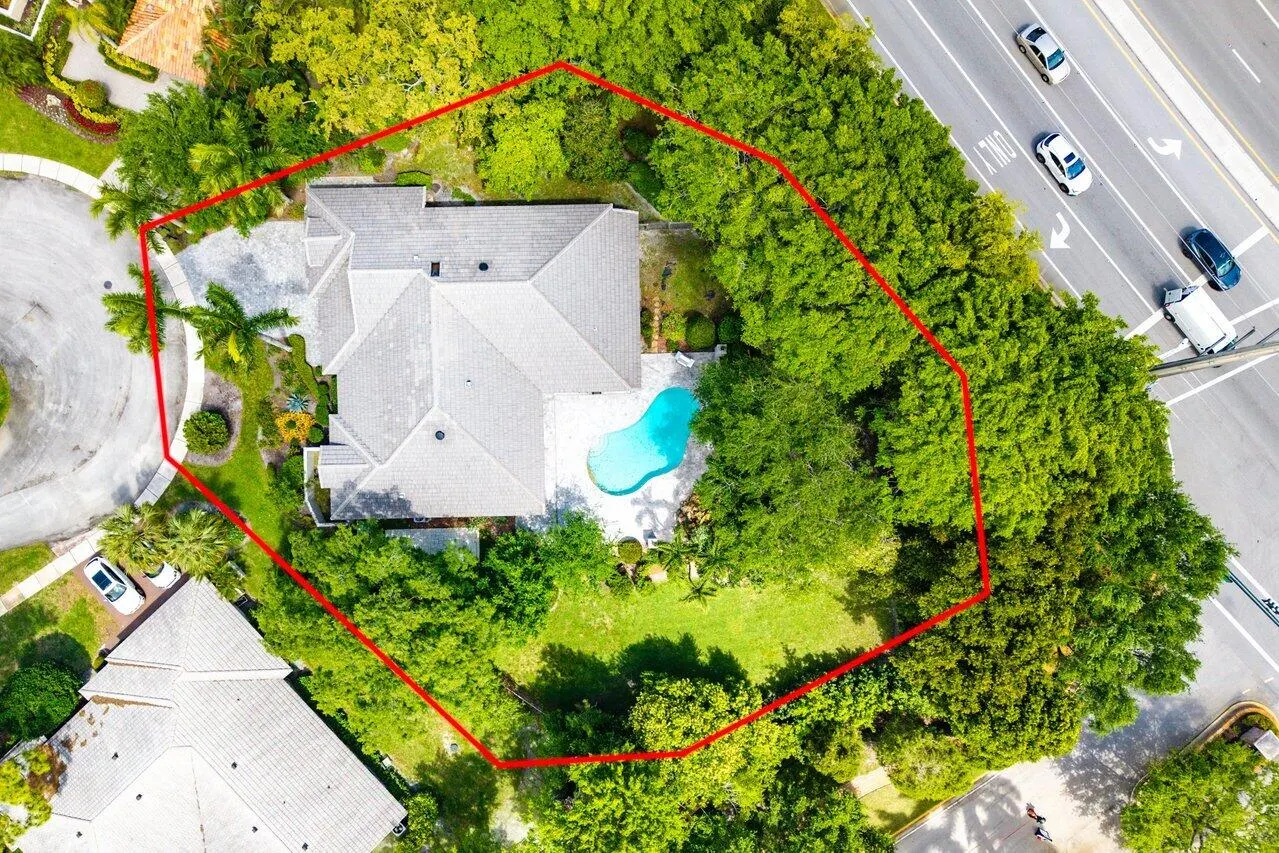 3010 Hampton Circle