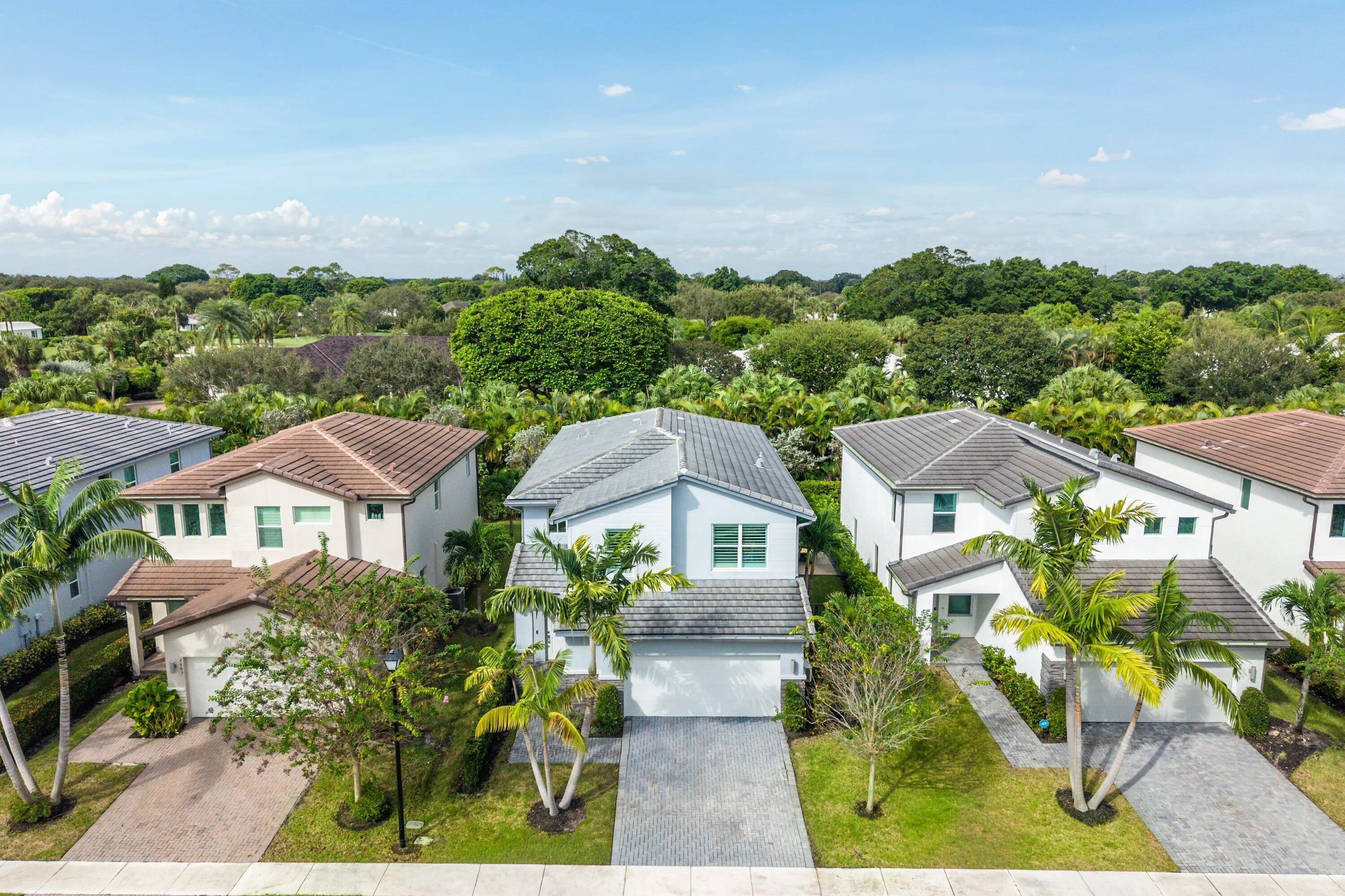 2661 Country Lake Trail
