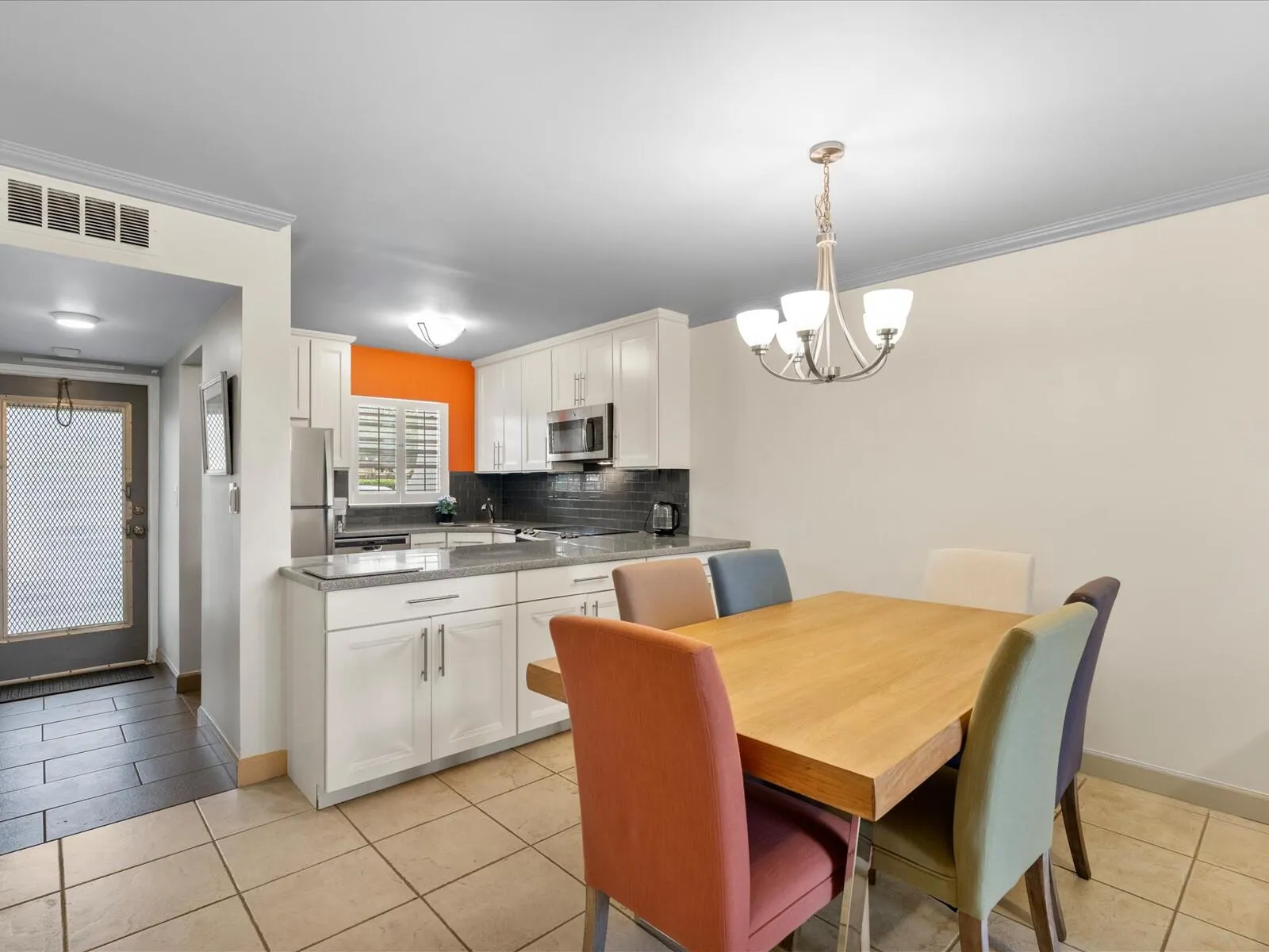 2998 E SUNRISE LAKES Drive E #110