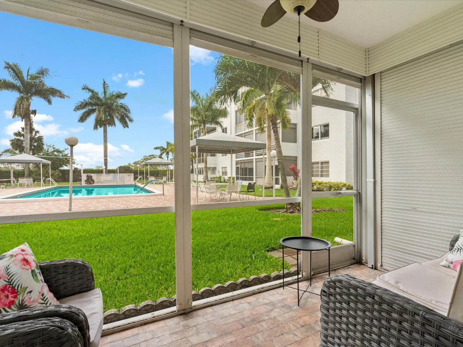2998 E SUNRISE LAKES Drive E #110