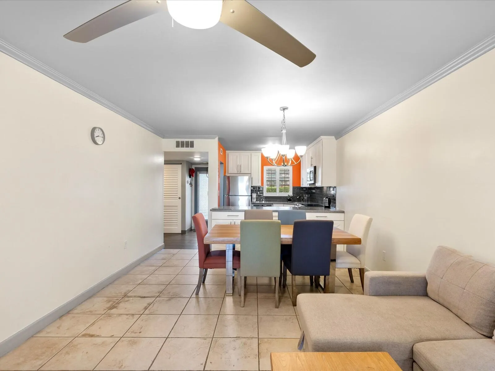 2998 E SUNRISE LAKES Drive E #110