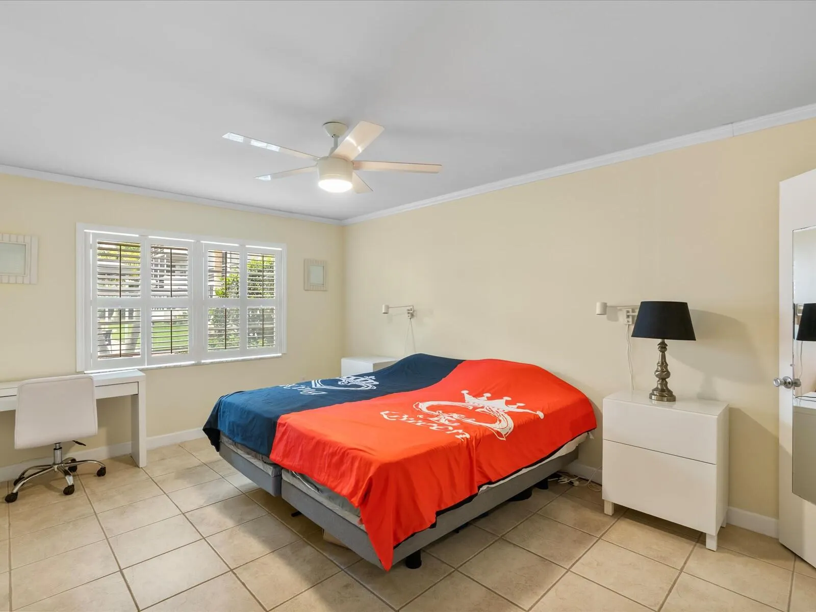 2998 E SUNRISE LAKES Drive E #110