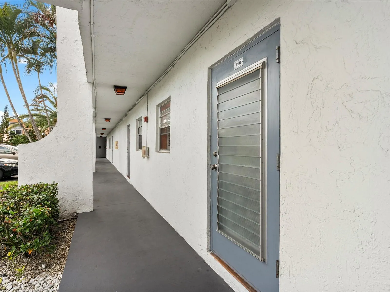 2998 E SUNRISE LAKES Drive E #110