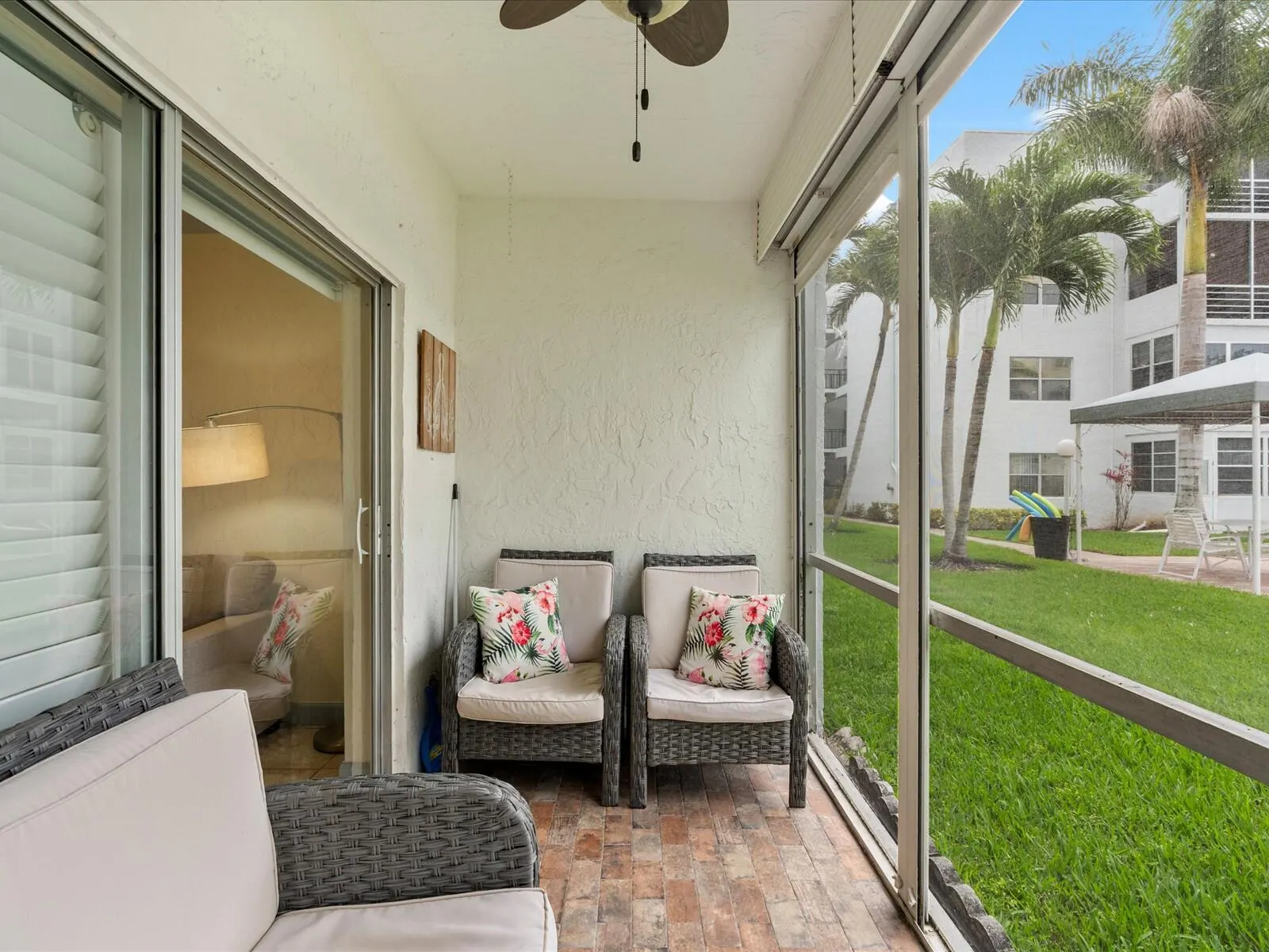 2998 E SUNRISE LAKES Drive E #110