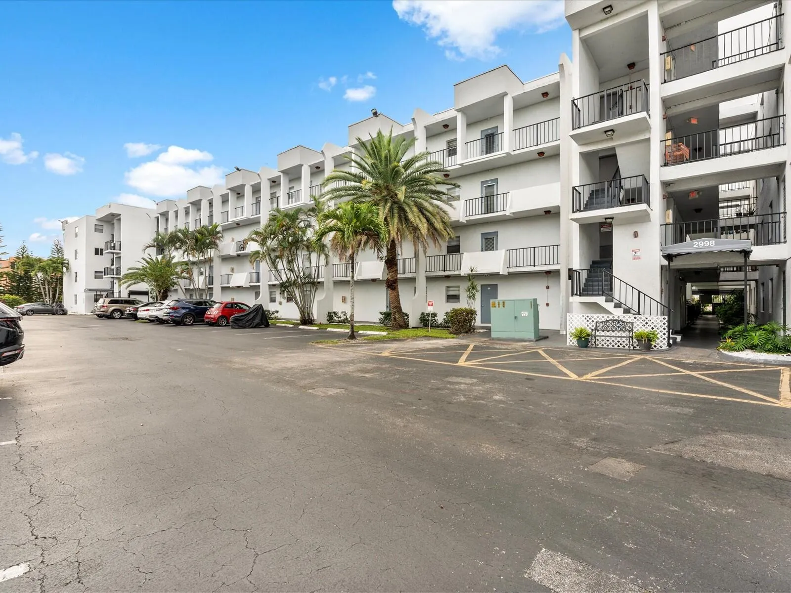 2998 E SUNRISE LAKES Drive E #110