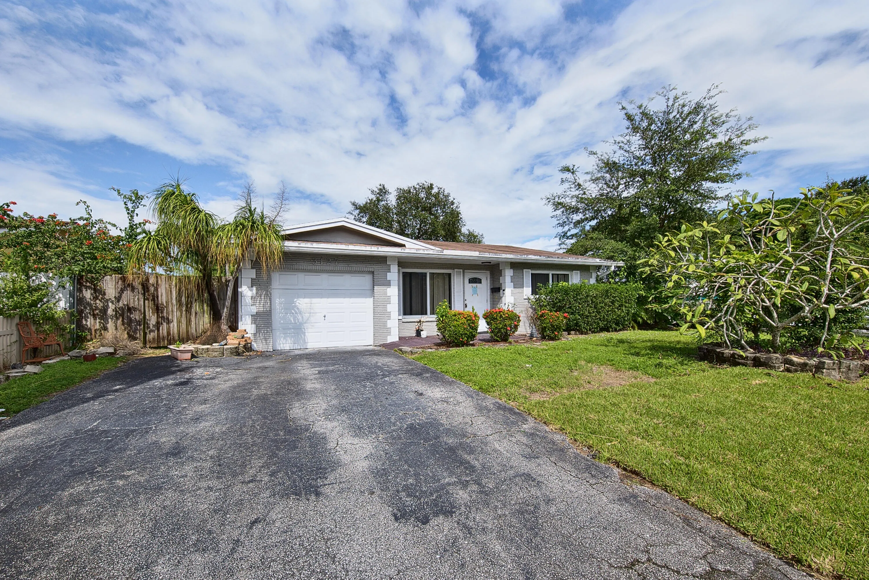 3127 NW 68th Court