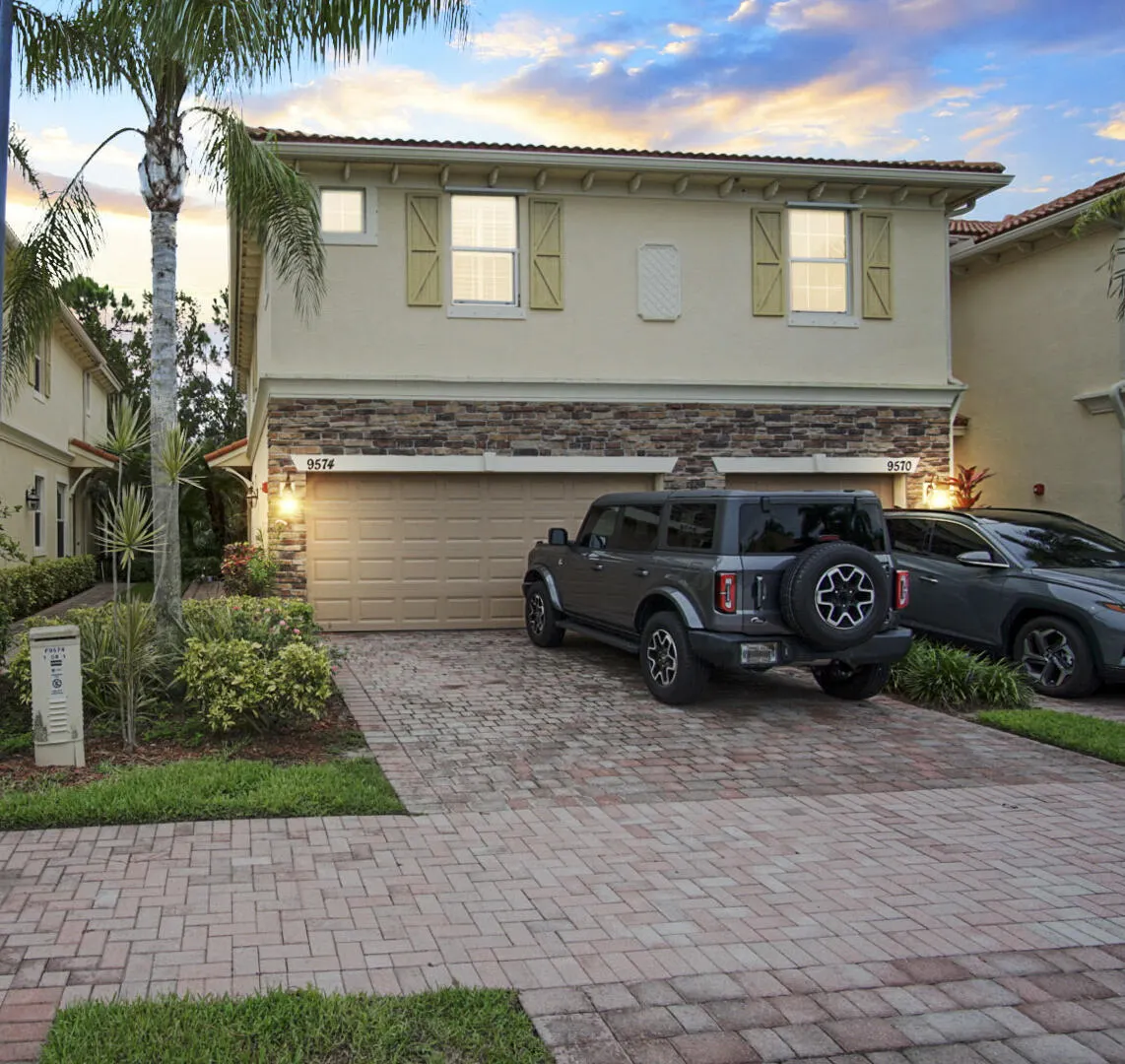 9574 SW PURPLE MARTIN Way