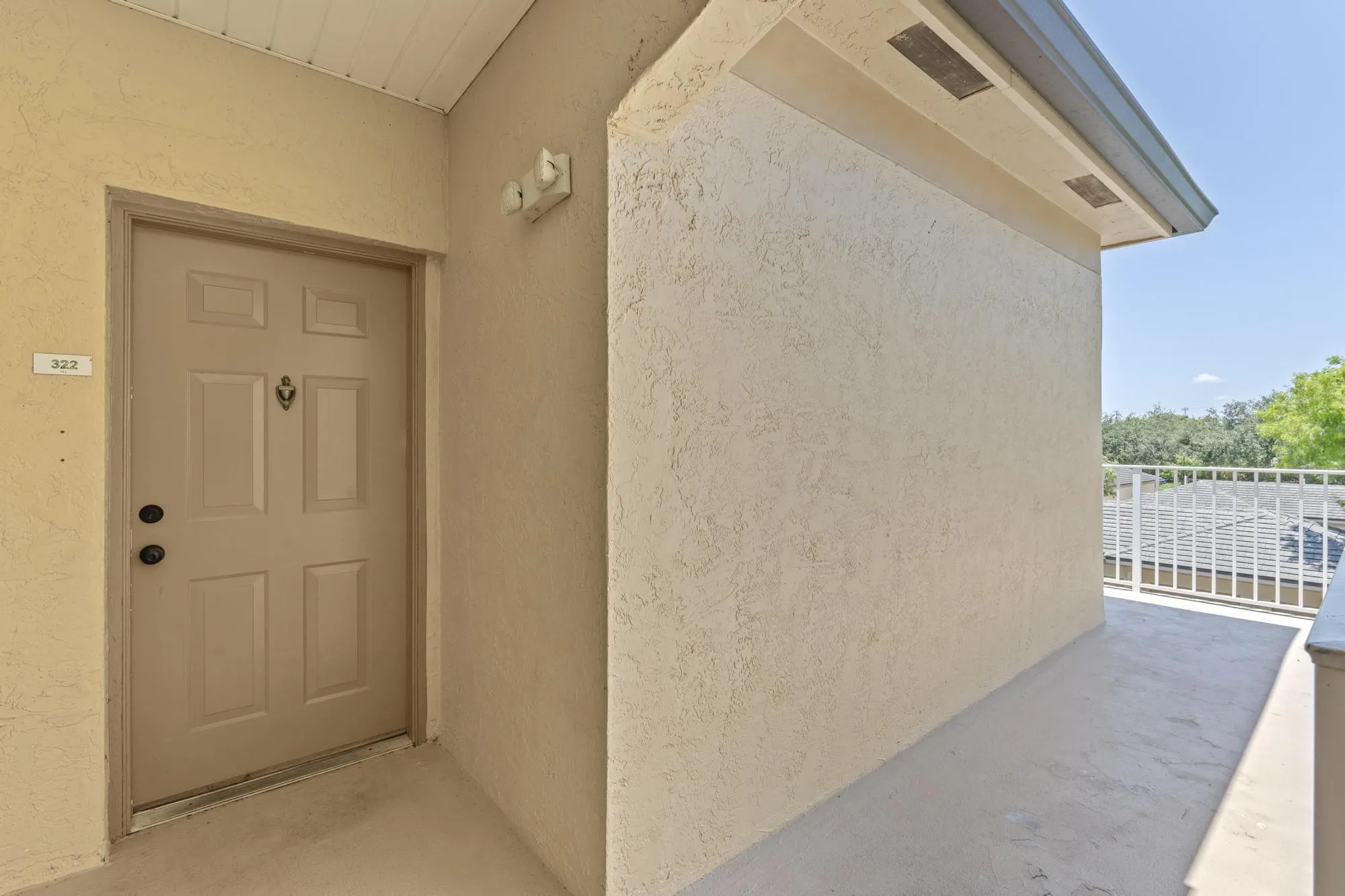 2060 GREENVIEW SHORES Boulevard #322