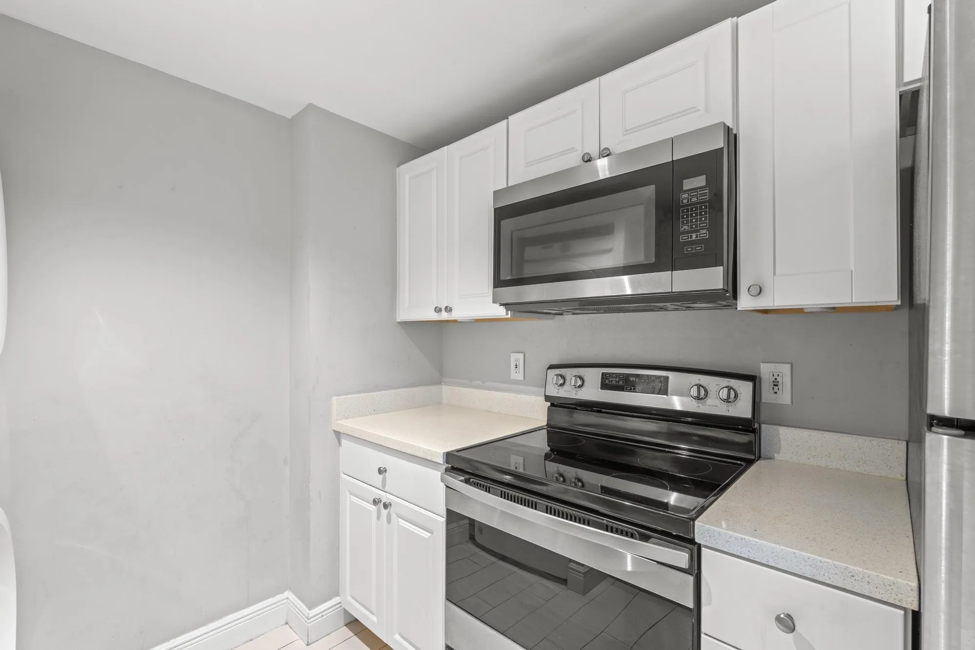 2060 GREENVIEW SHORES Boulevard #322