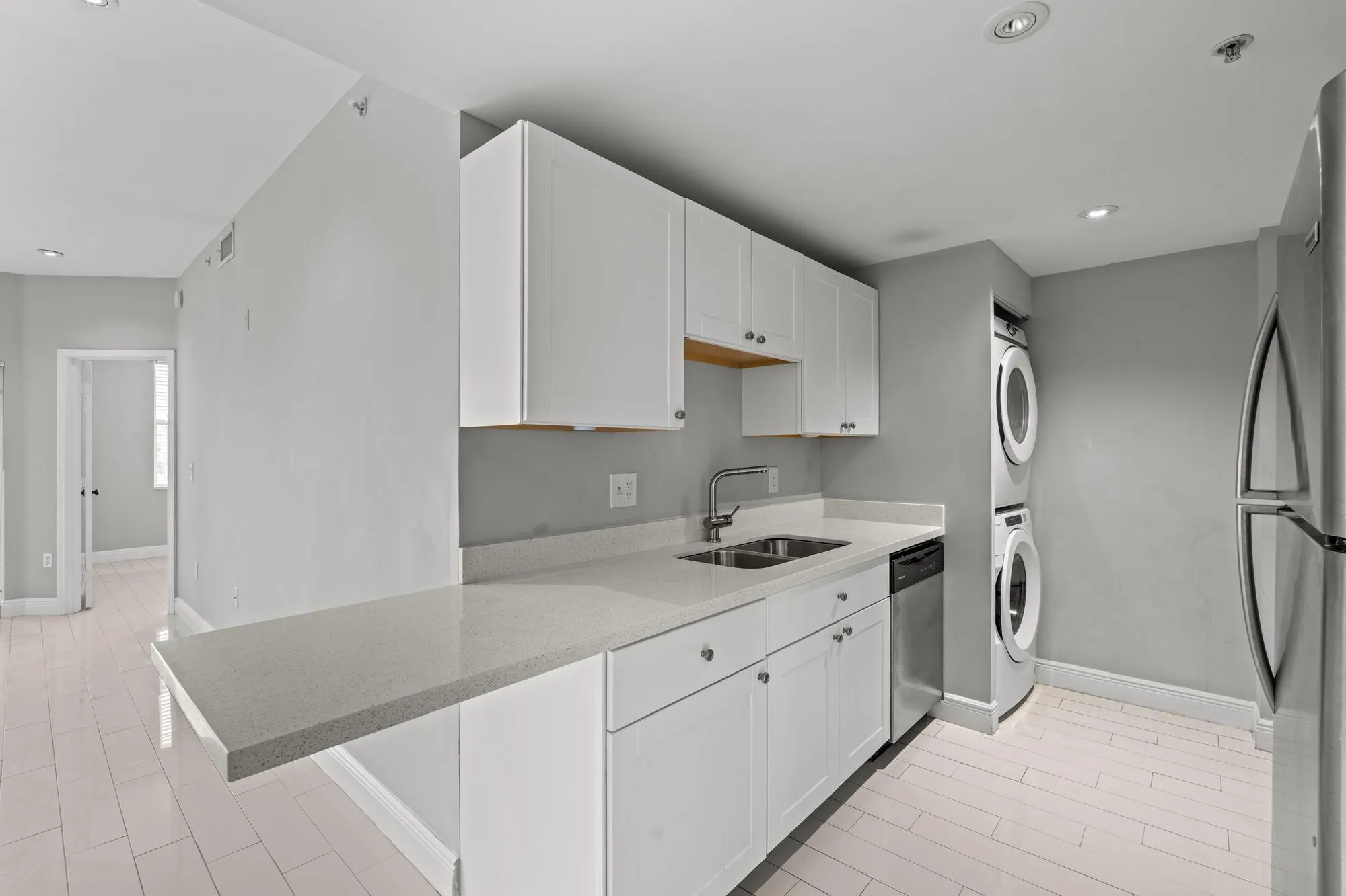 2060 GREENVIEW SHORES Boulevard #322