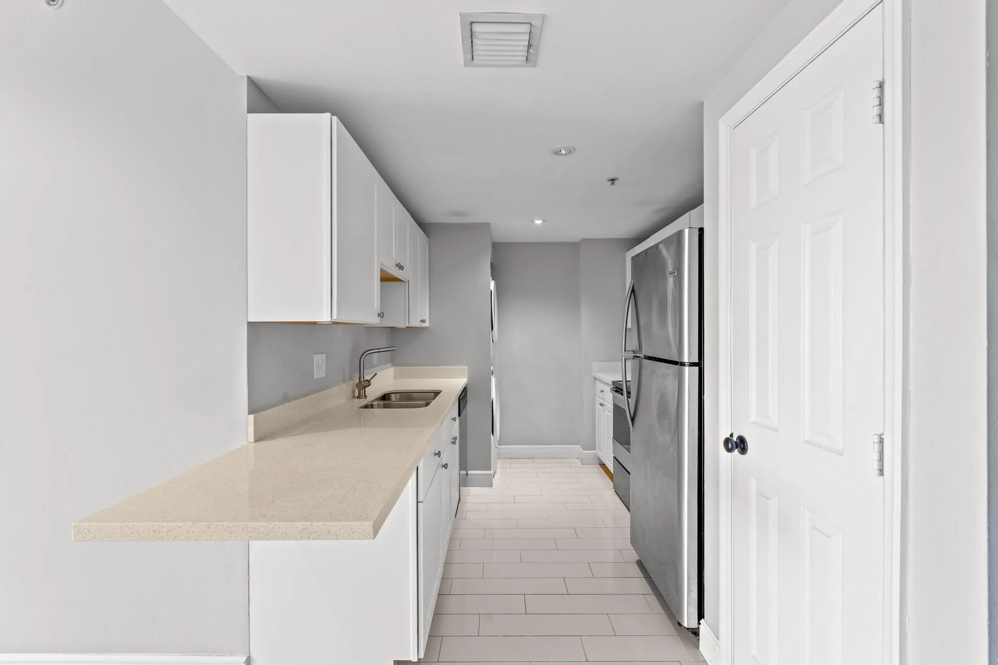 2060 GREENVIEW SHORES Boulevard #322
