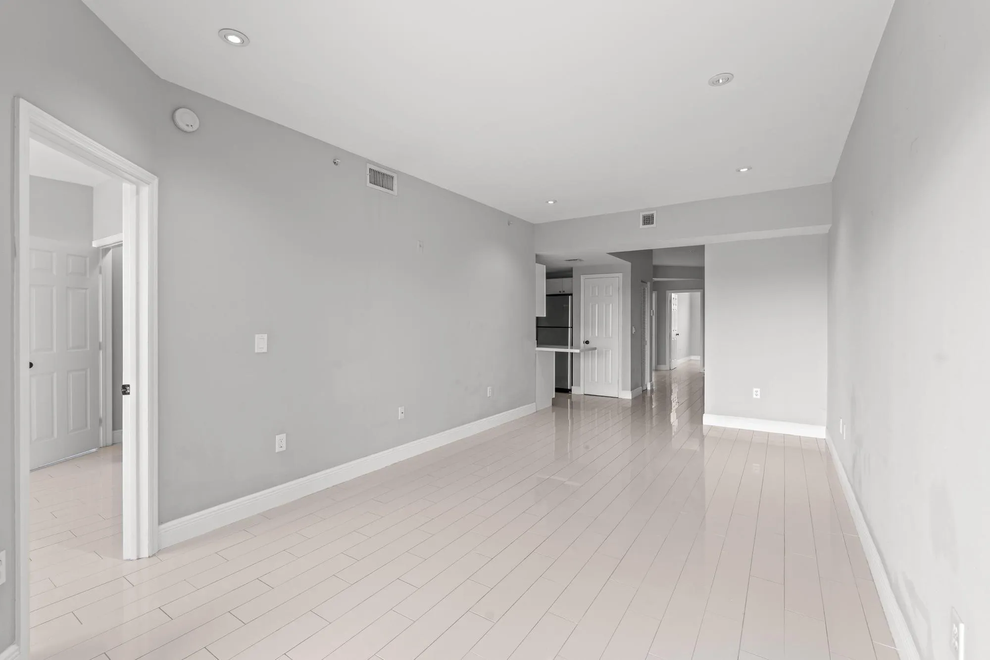 2060 GREENVIEW SHORES Boulevard #322