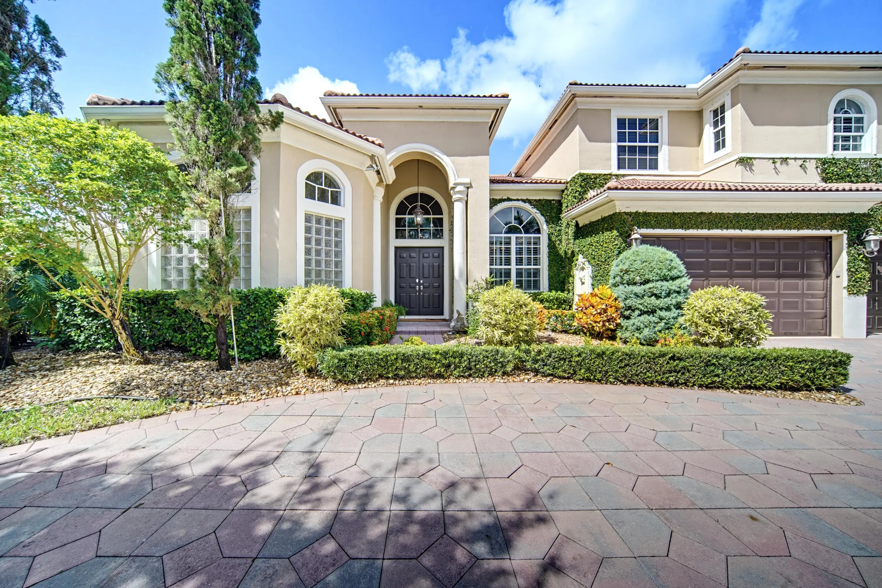6777 NW 101st Terrace
