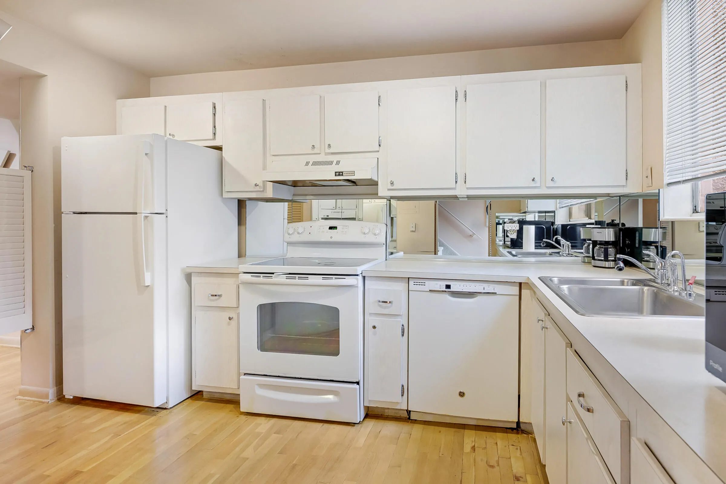 4803 ESEDRA Court