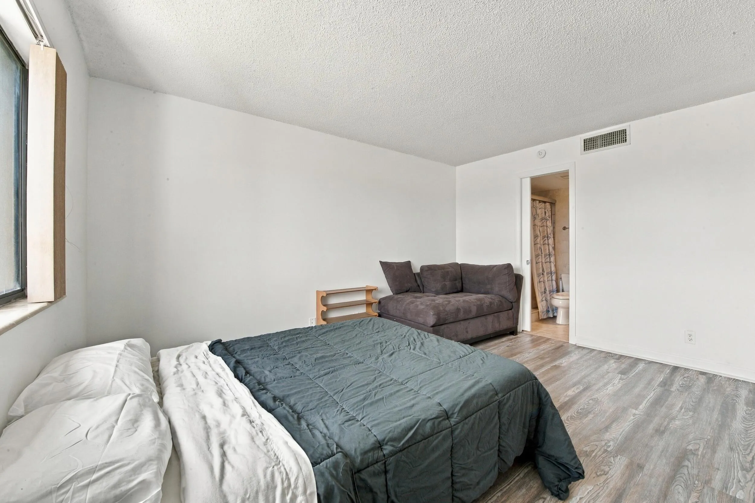 4545 LUXEMBURG Court #303