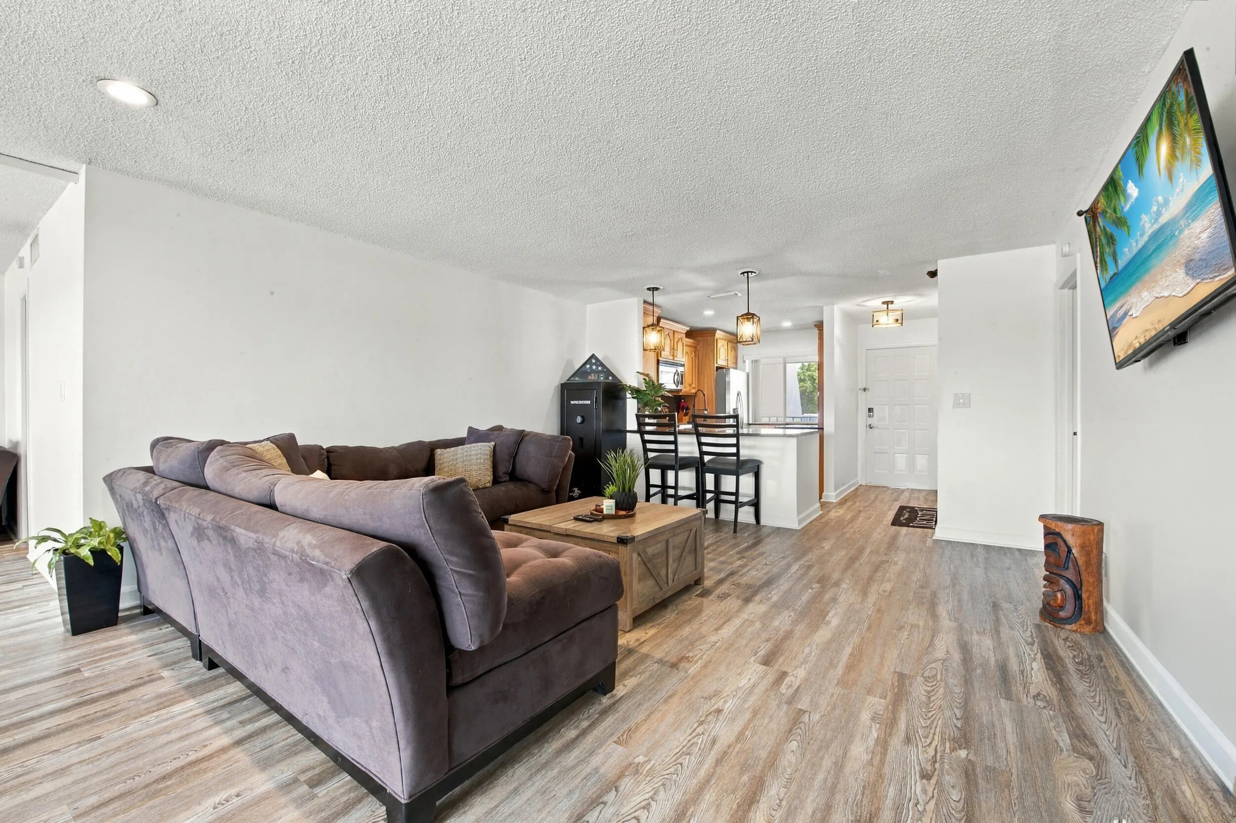 4545 LUXEMBURG Court #303