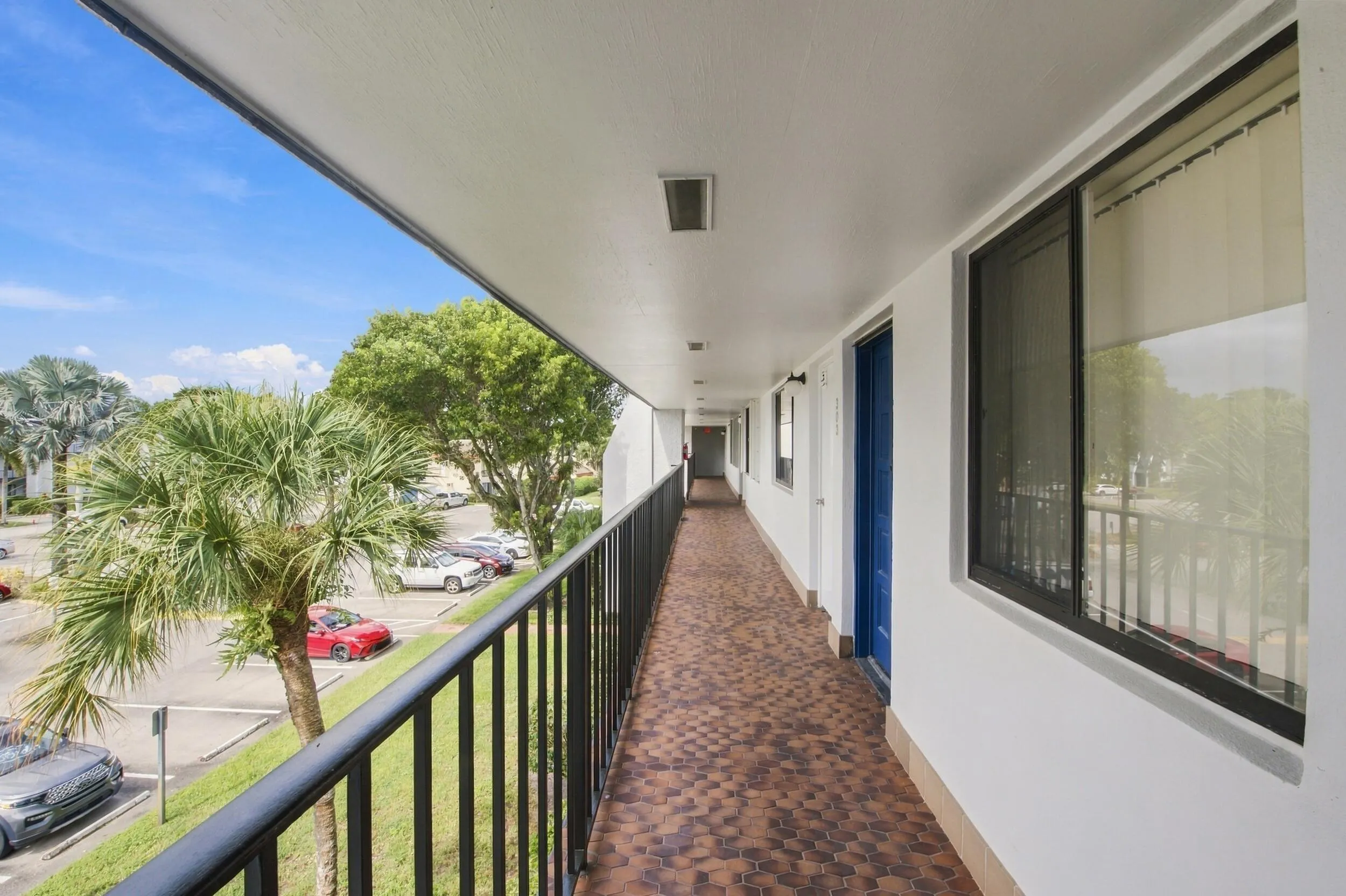4545 LUXEMBURG Court #303