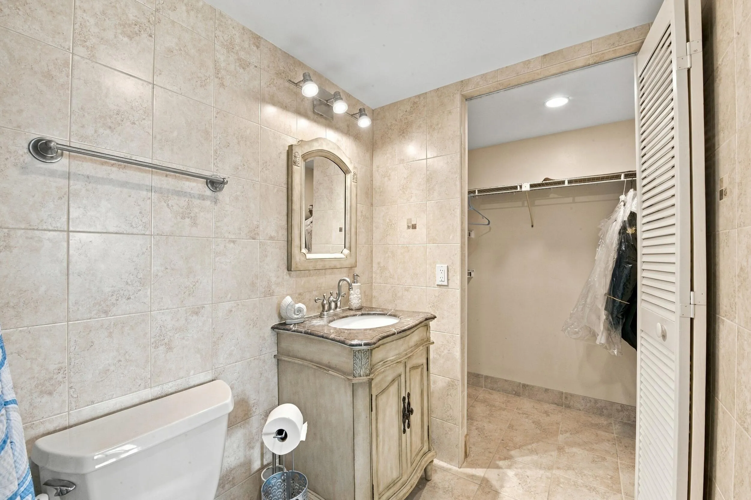 4545 LUXEMBURG Court #303