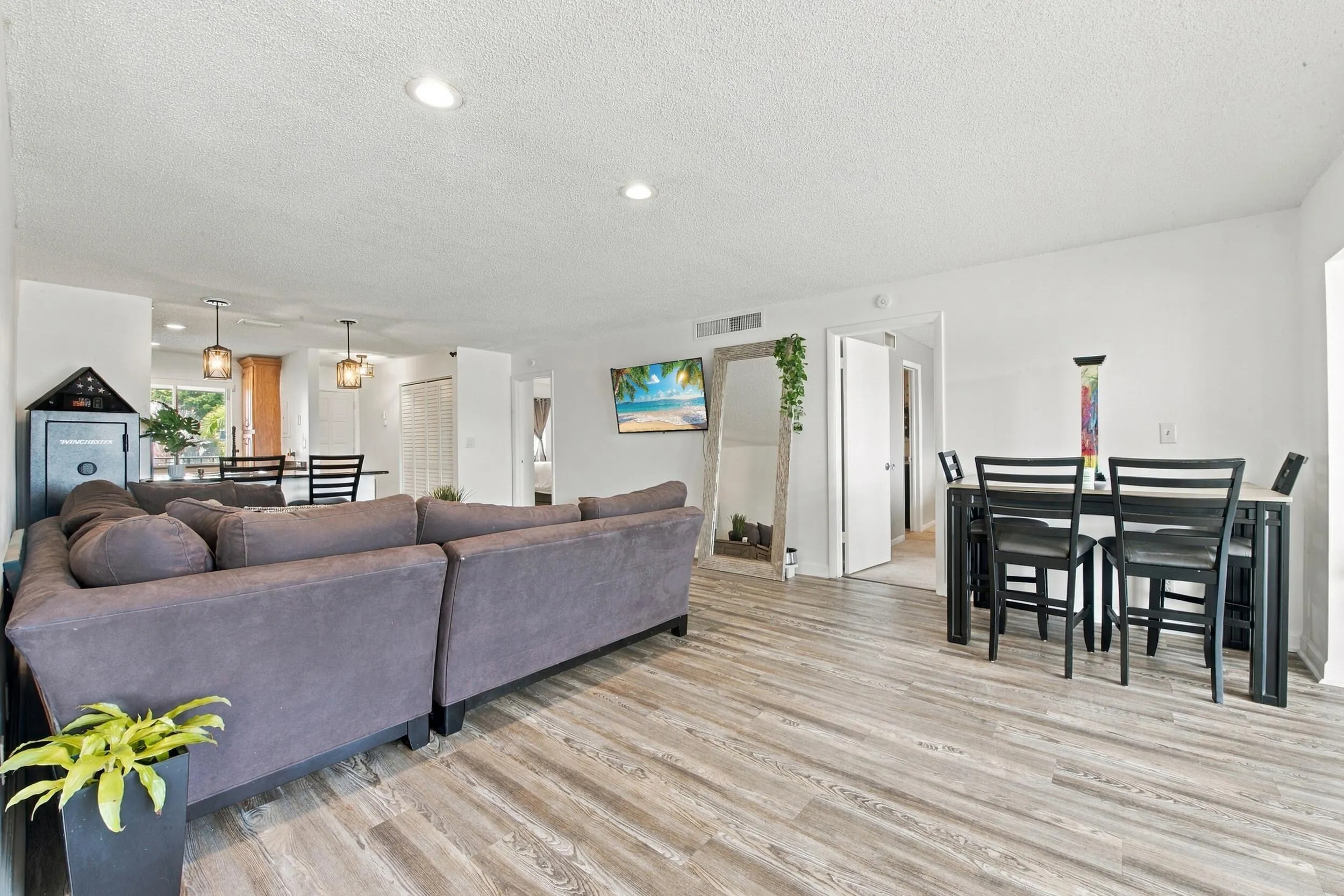 4545 LUXEMBURG Court #303