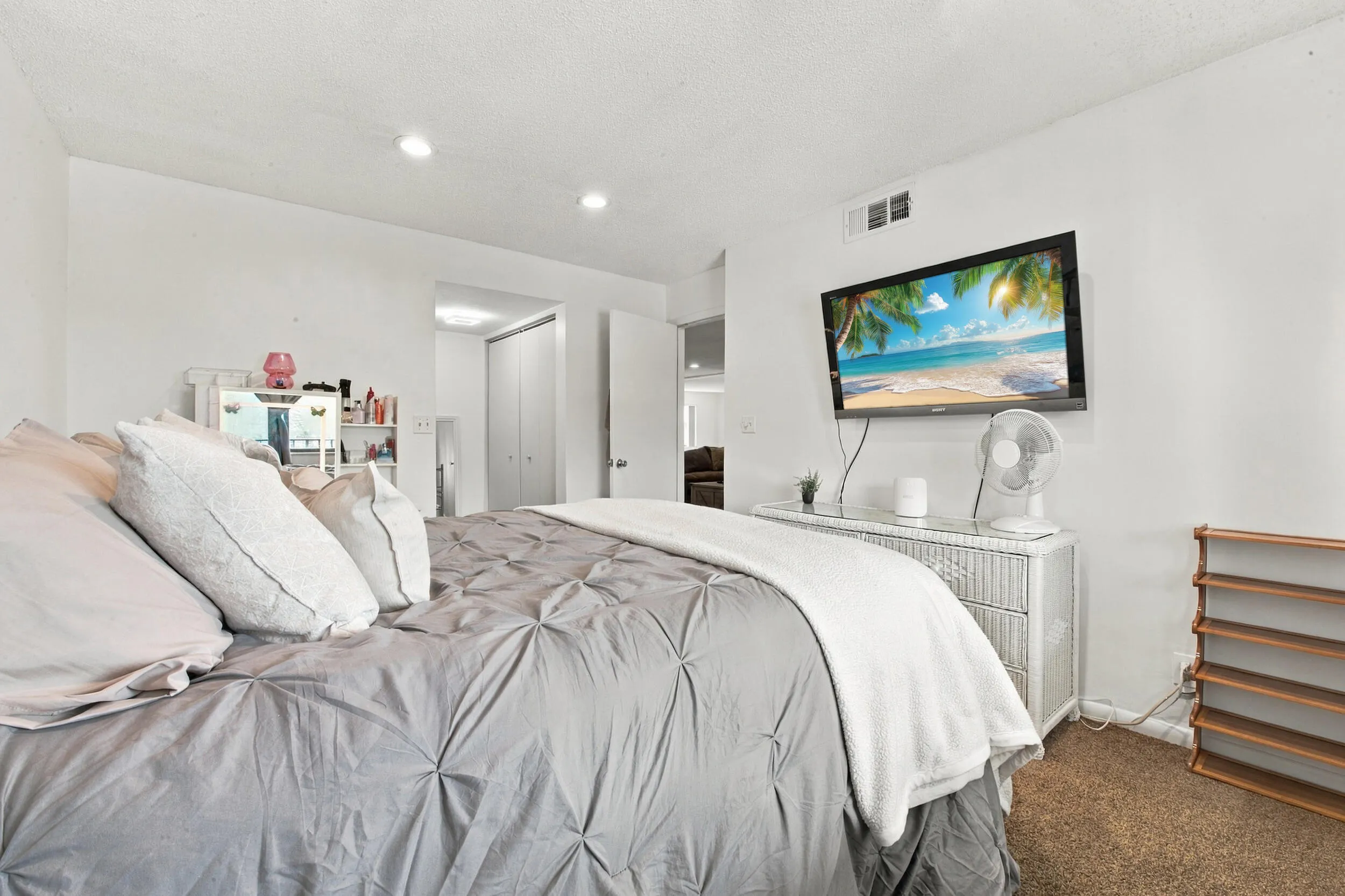 4545 LUXEMBURG Court #303