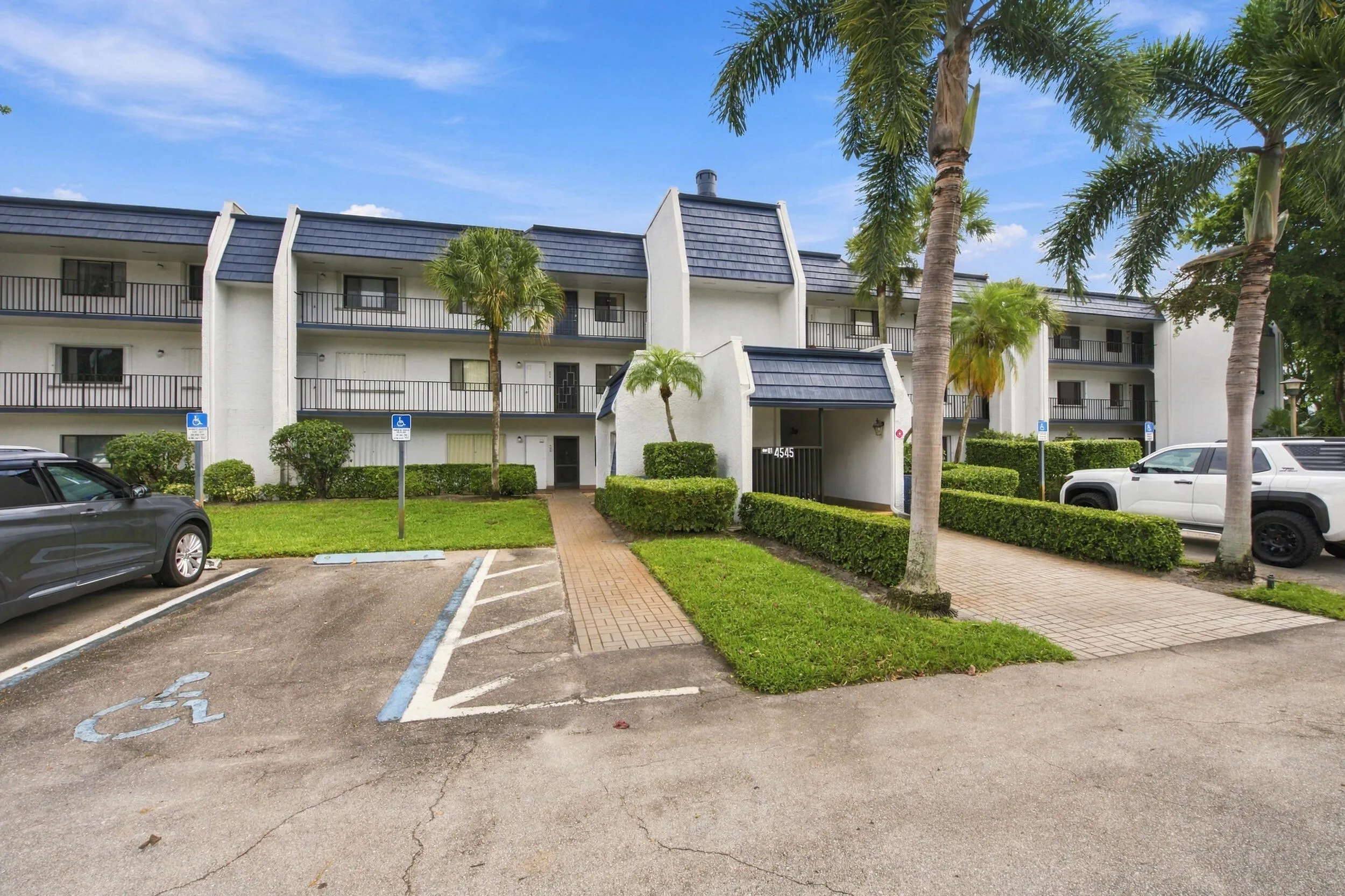 4545 LUXEMBURG Court #303