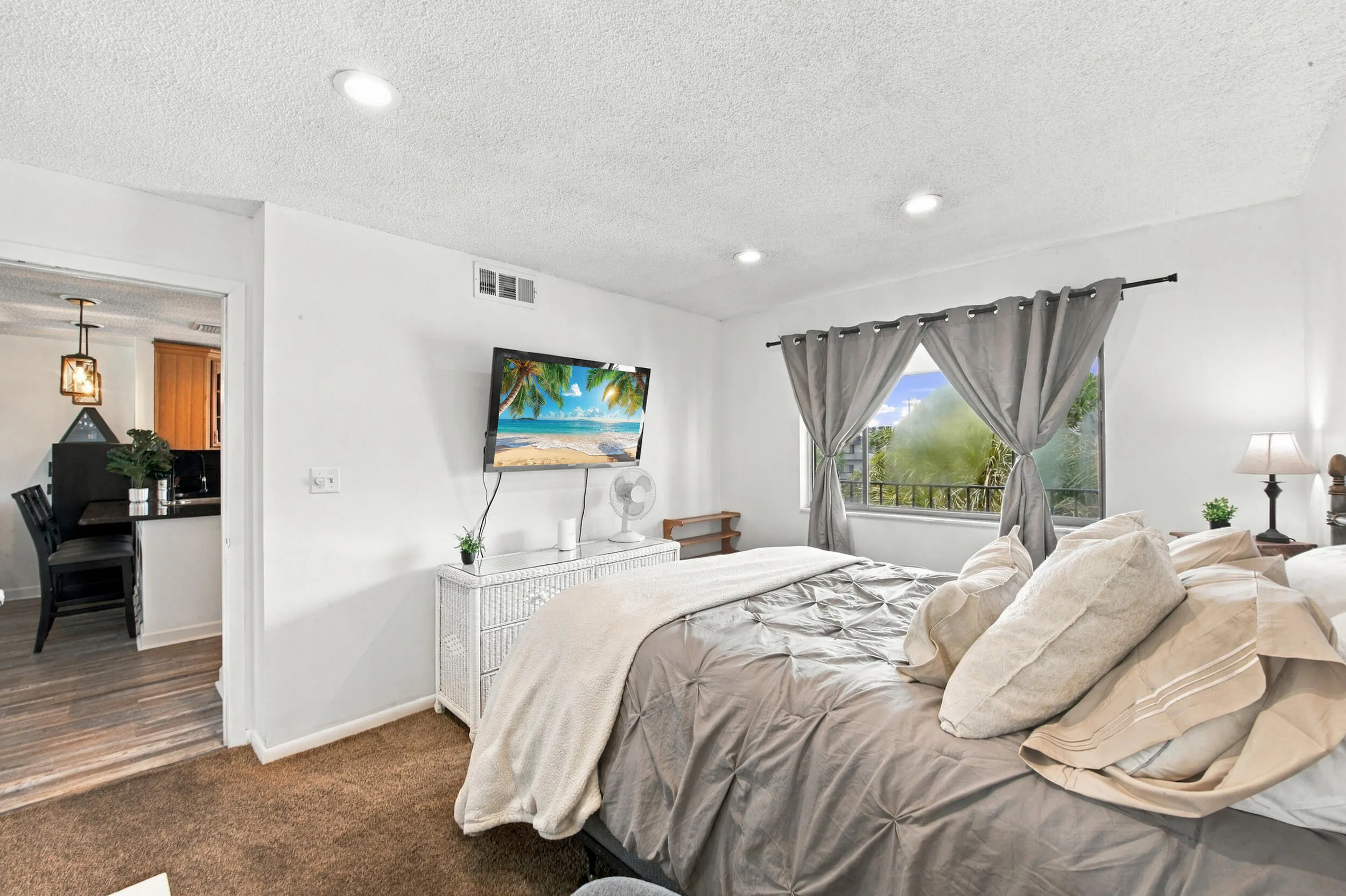 4545 LUXEMBURG Court #303