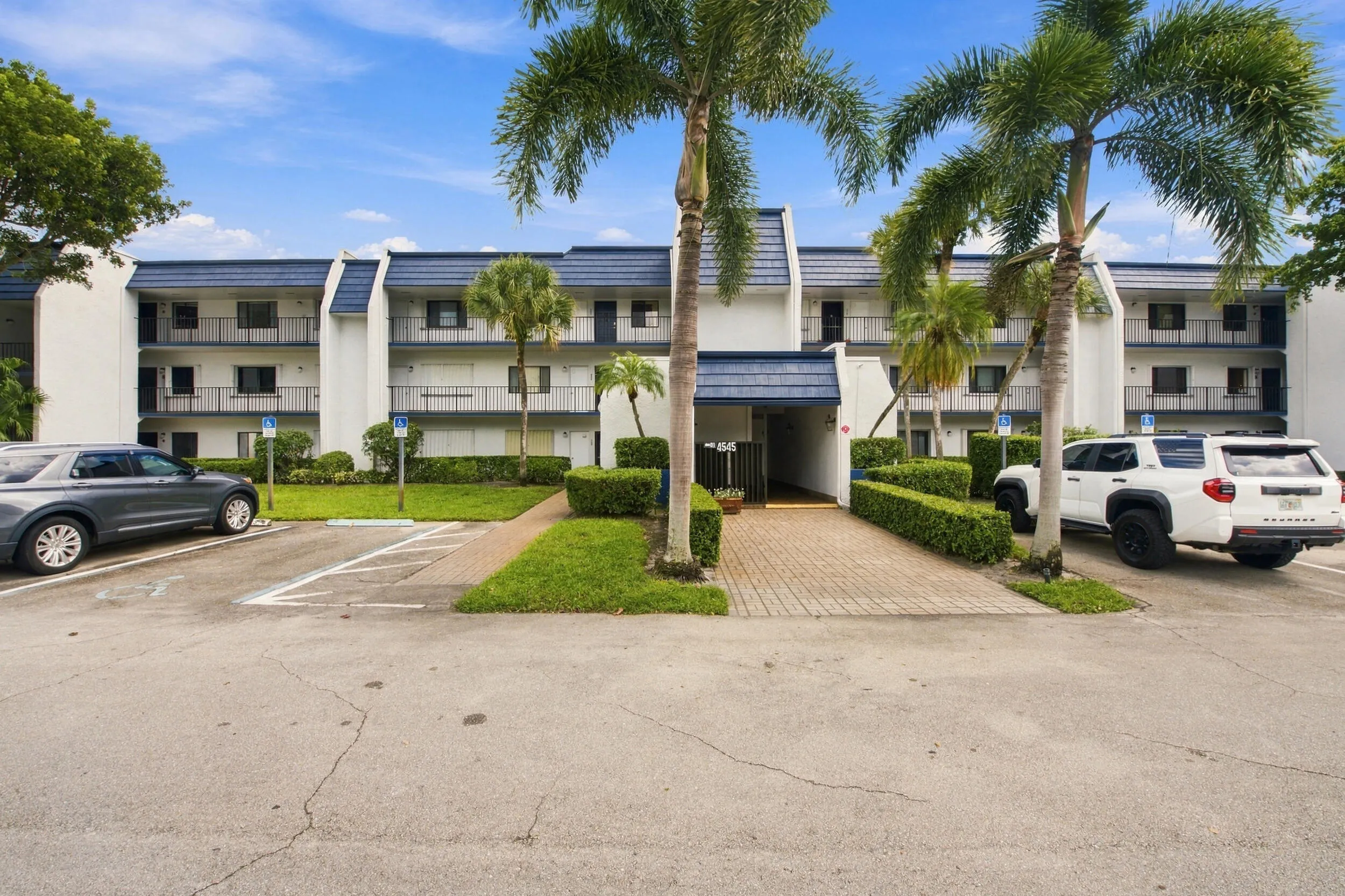 4545 LUXEMBURG Court #303