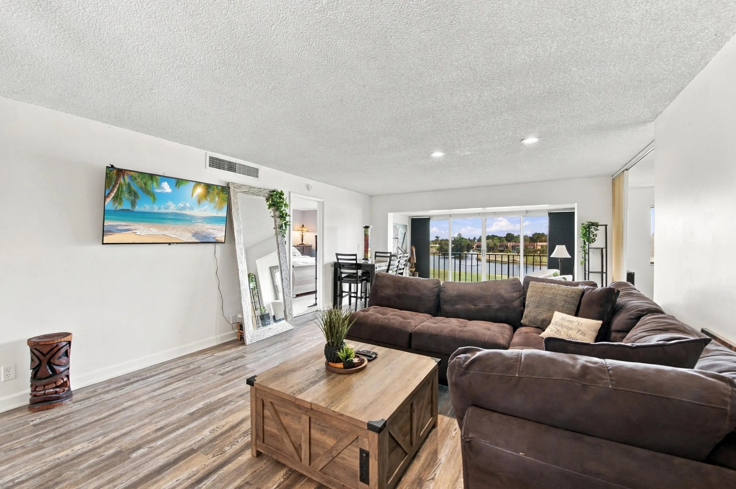4545 LUXEMBURG Court #303